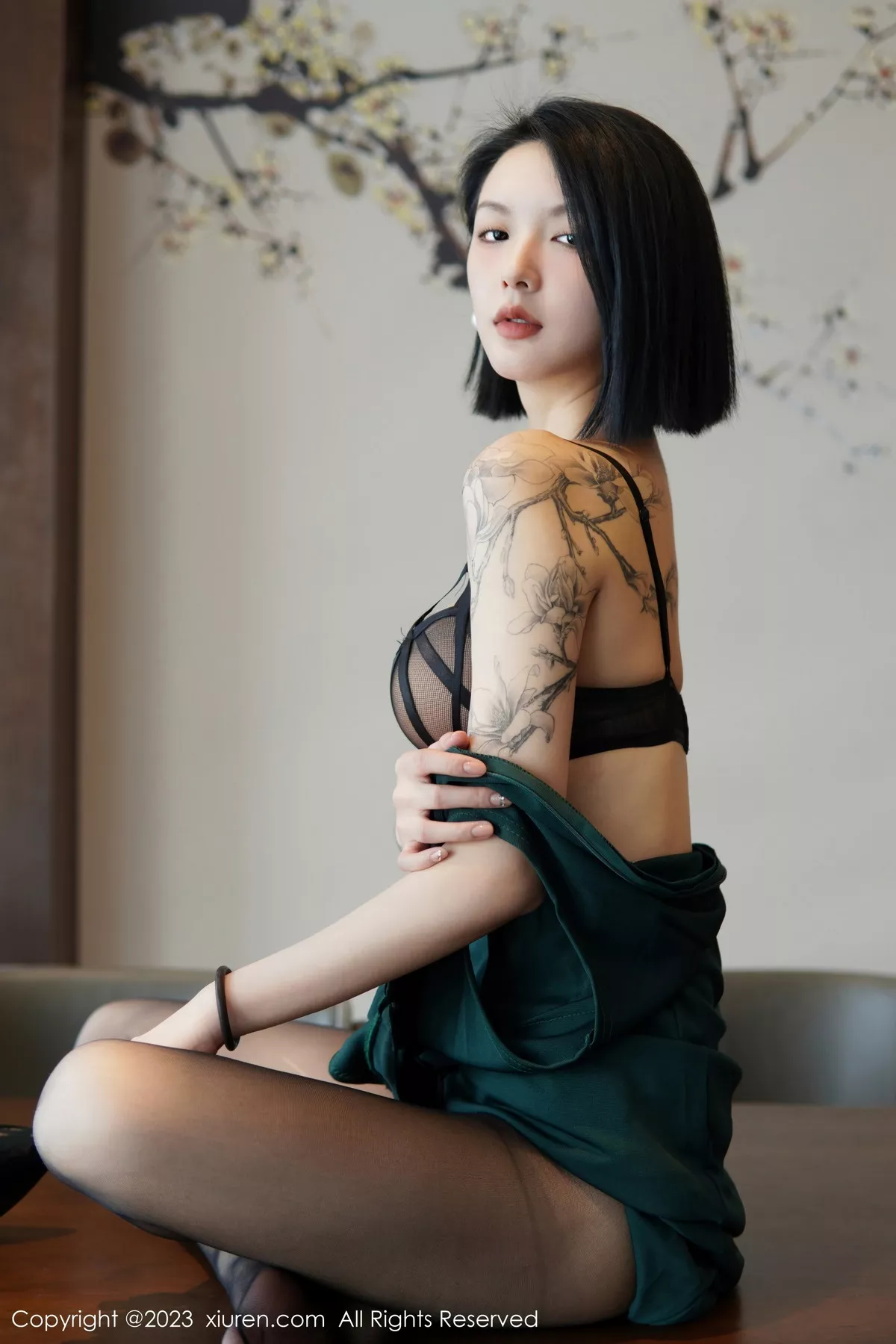 [XiuRen秀人网]第6205期乔一一写真 [84P]-048