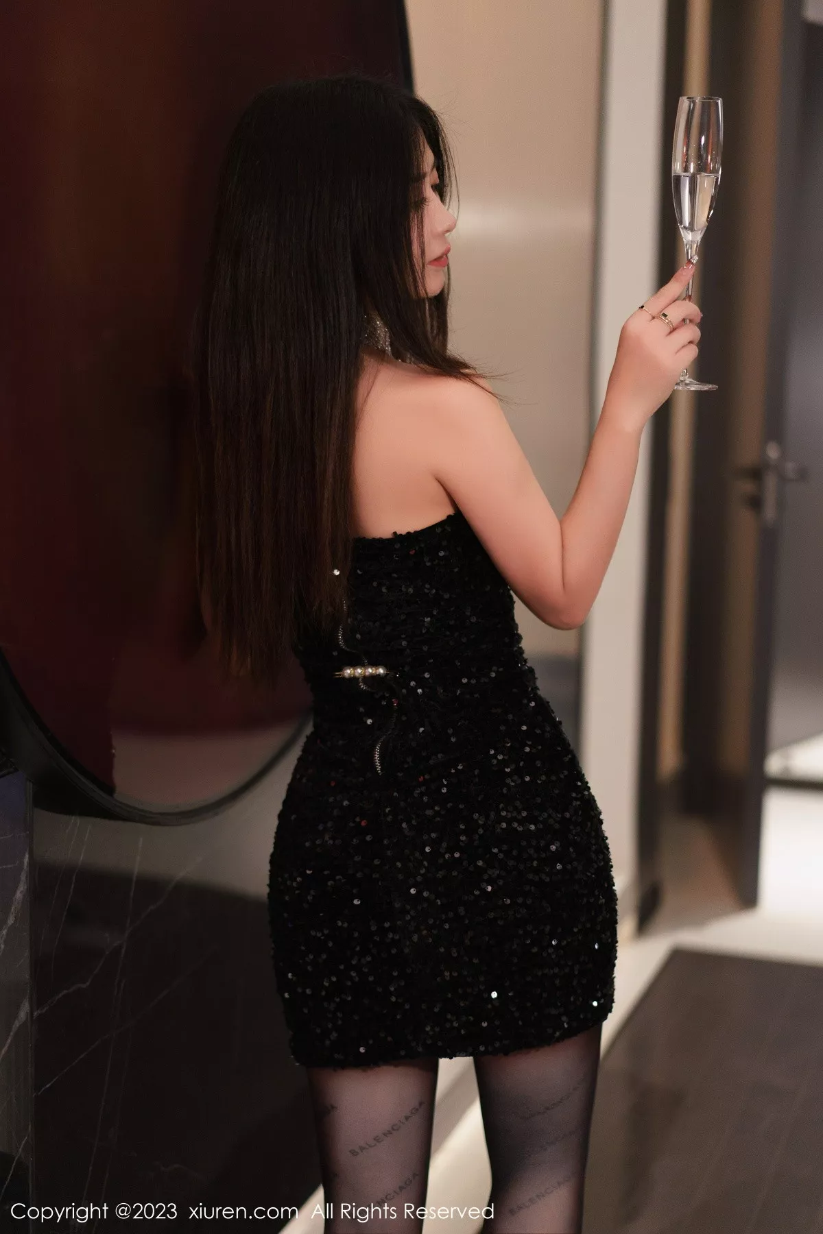 [XiuRen秀人网]第6244期阿姣写真 [90P]-001