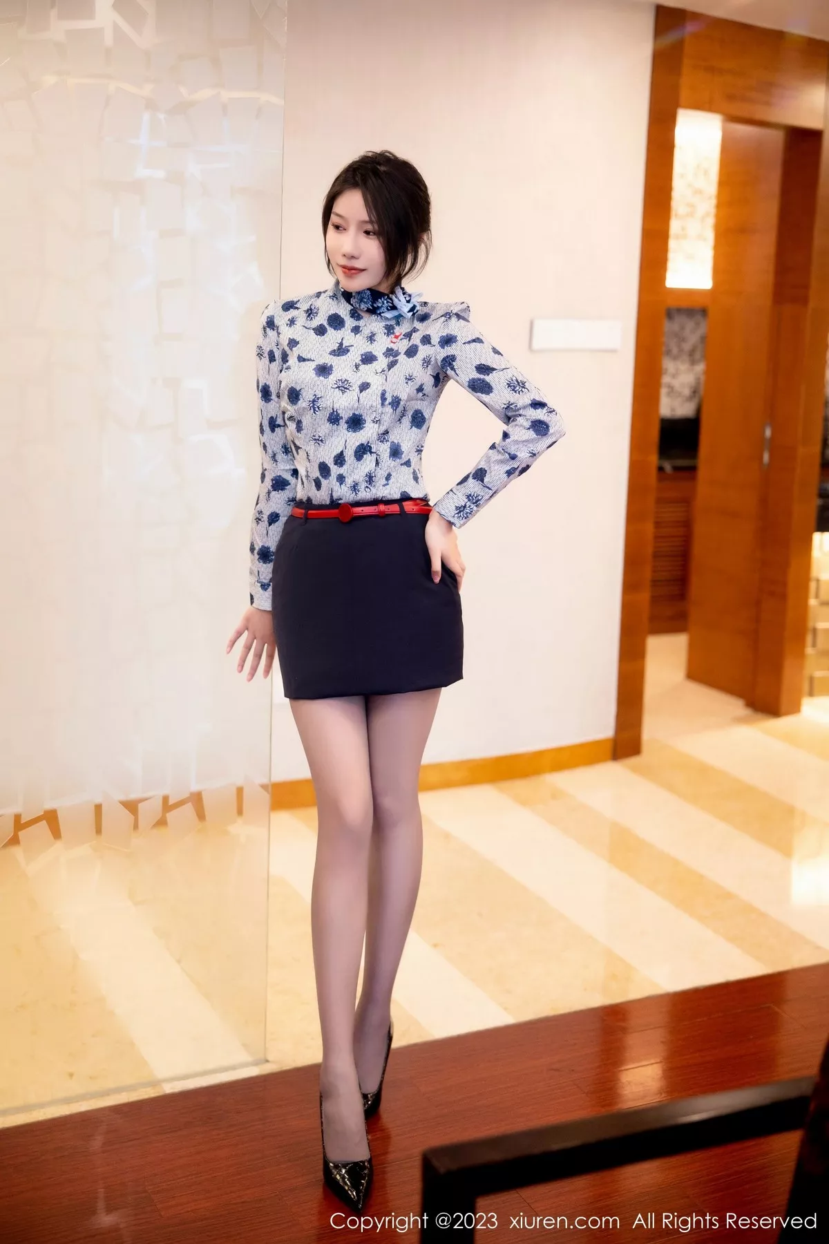 [XiuRen秀人网]第6338期王楚璇写真 [56P]-002