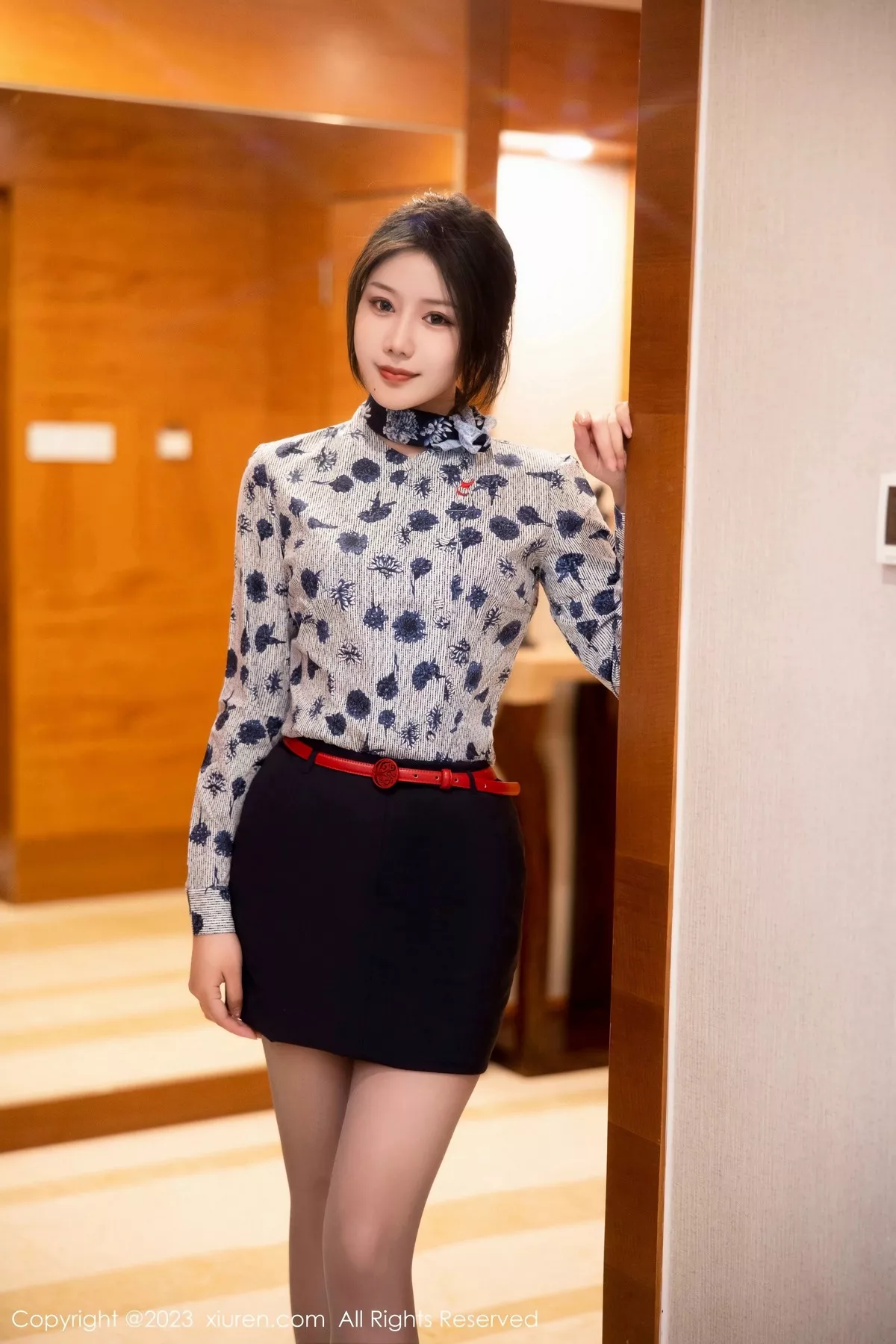 [XiuRen秀人网]第6338期王楚璇写真 [56P]-001