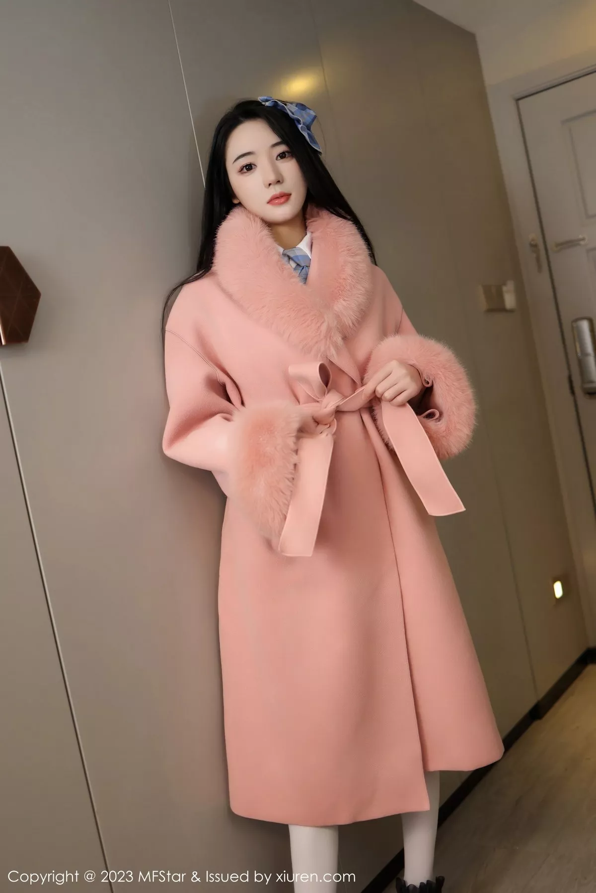 [MFStar模范学院]第591期汐汐爱吃草莓写真 [81P]-001