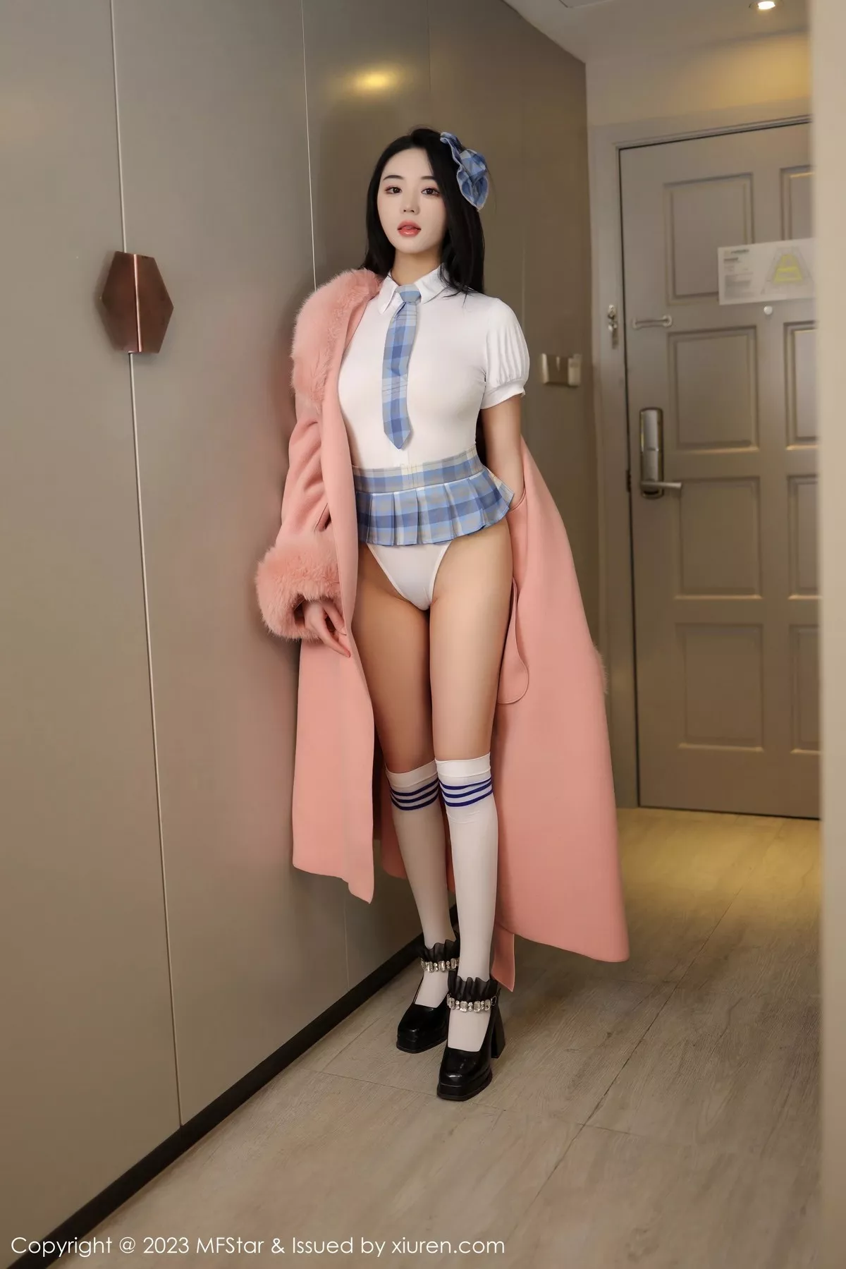 [MFStar模范学院]第591期汐汐爱吃草莓写真 [81P]-005
