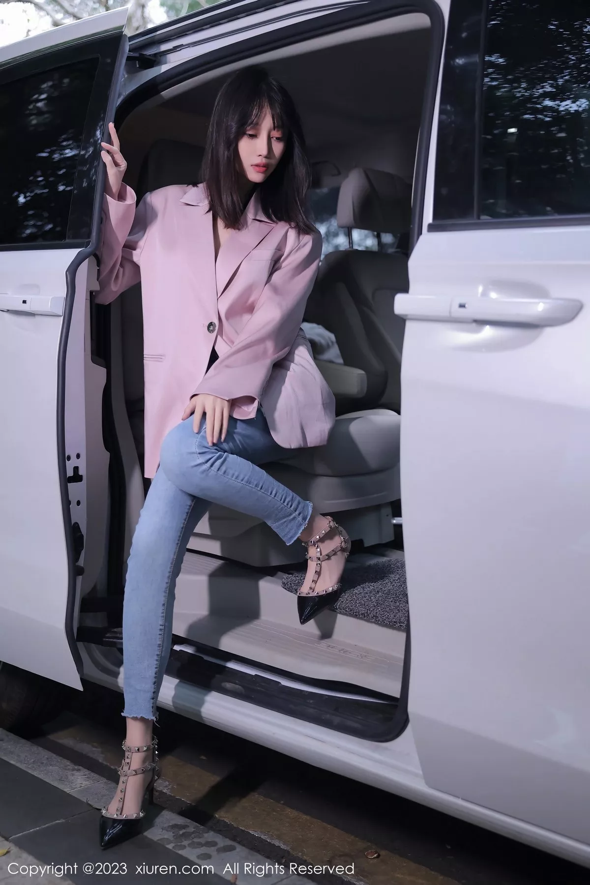 [XiuRen秀人网]第6355期玥儿玥写真 [55P]-001