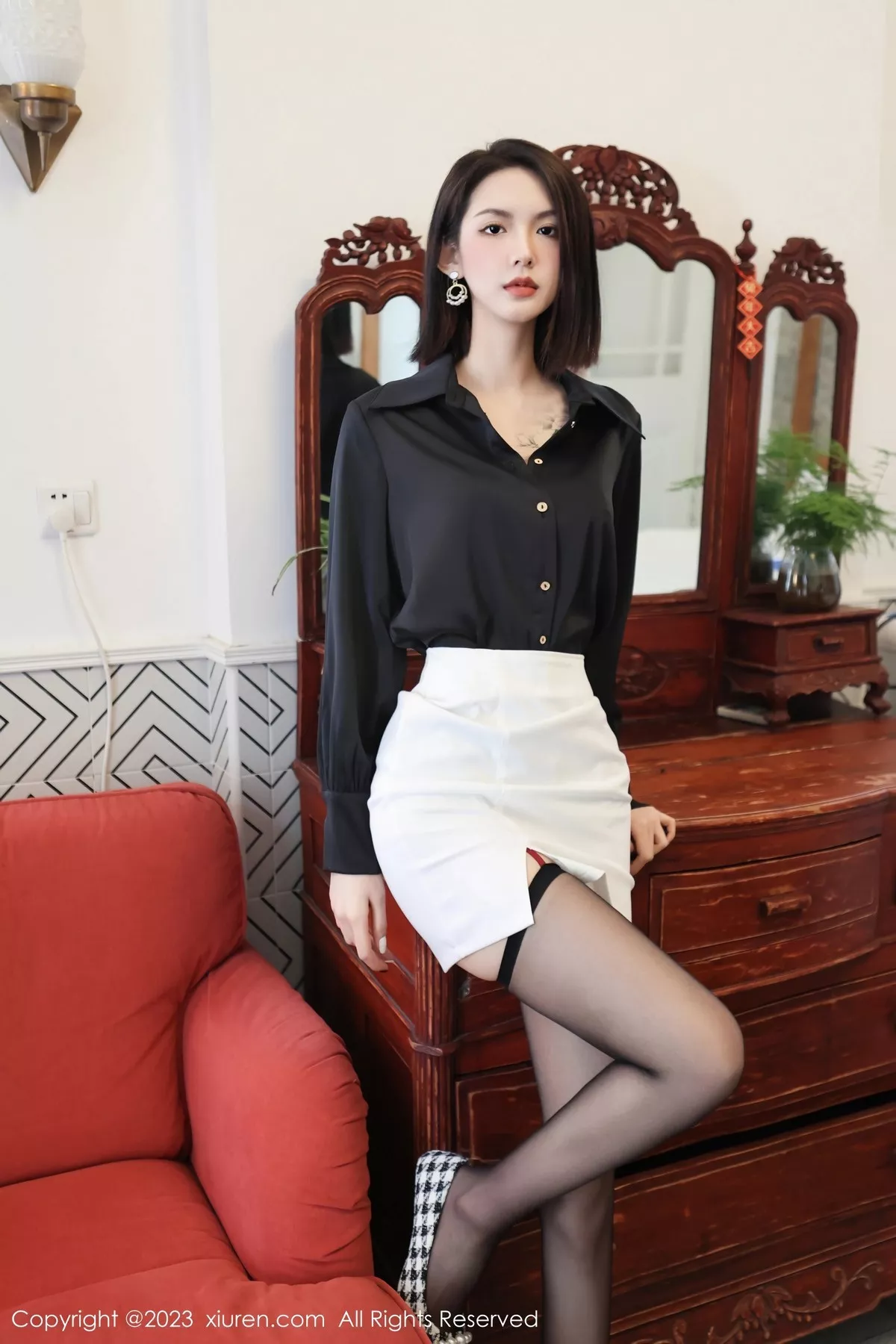 [XiuRen秀人网]第6356期乔一一写真 [89P]-001