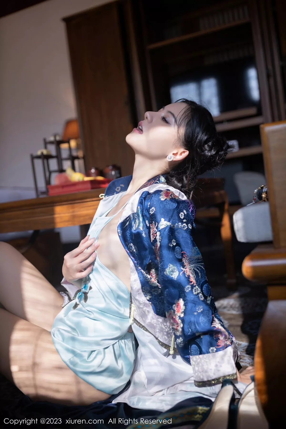 [XiuRen秀人网]第6398期就是阿朱啊写真 [86P]-045