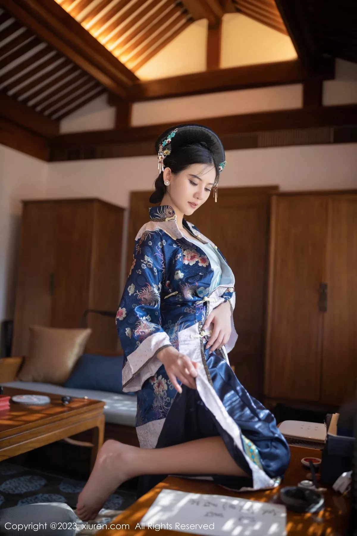 [XiuRen秀人网]第6398期就是阿朱啊写真 [86P]-024