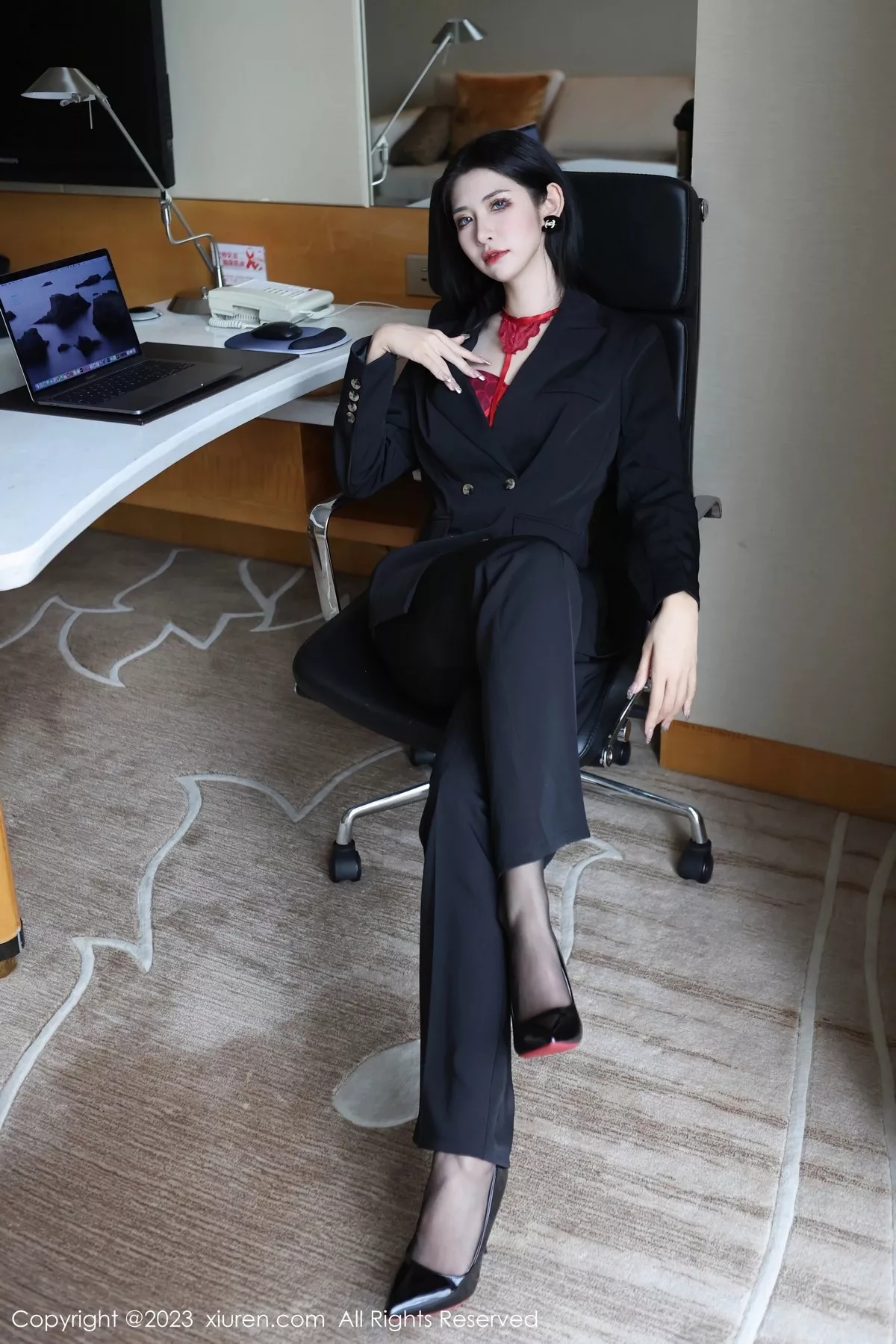 [XiuRen秀人网]第6402期依娜写真 [112P]-001