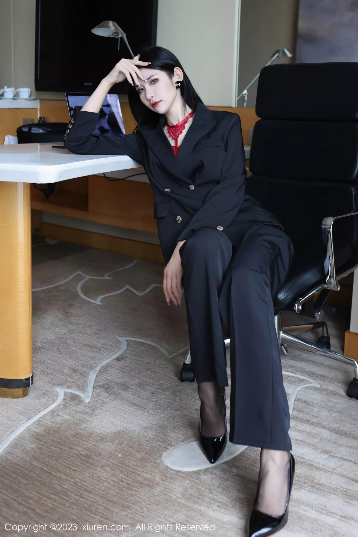 [XiuRen秀人网]第6402期依娜写真 [112P]-005