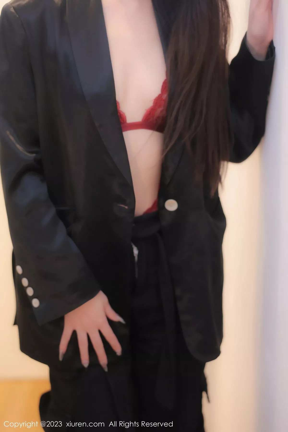 [XiuRen秀人网]第6409期四月月写真 [76P]-001