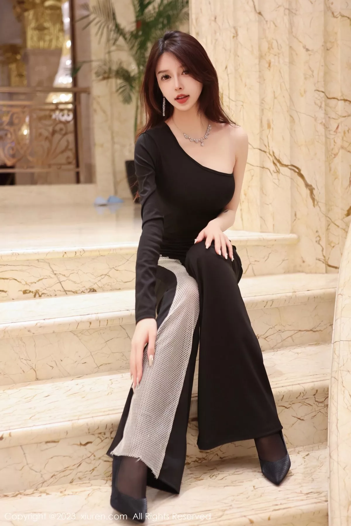 [XiuRen秀人网]第6417期玉兔写真 [95P]-011