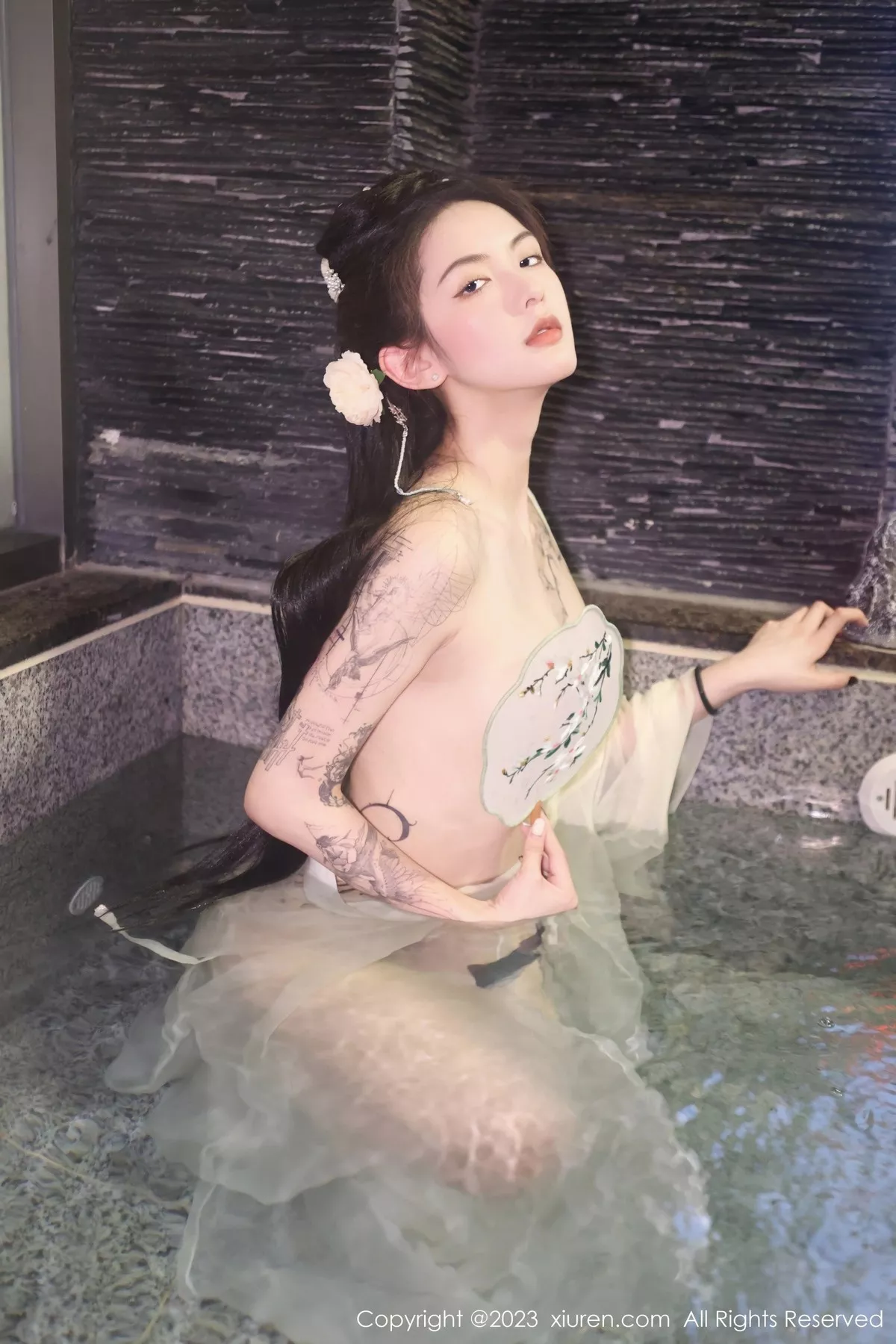 [XiuRen秀人网]第6430期乔一一写真 [82P]-052