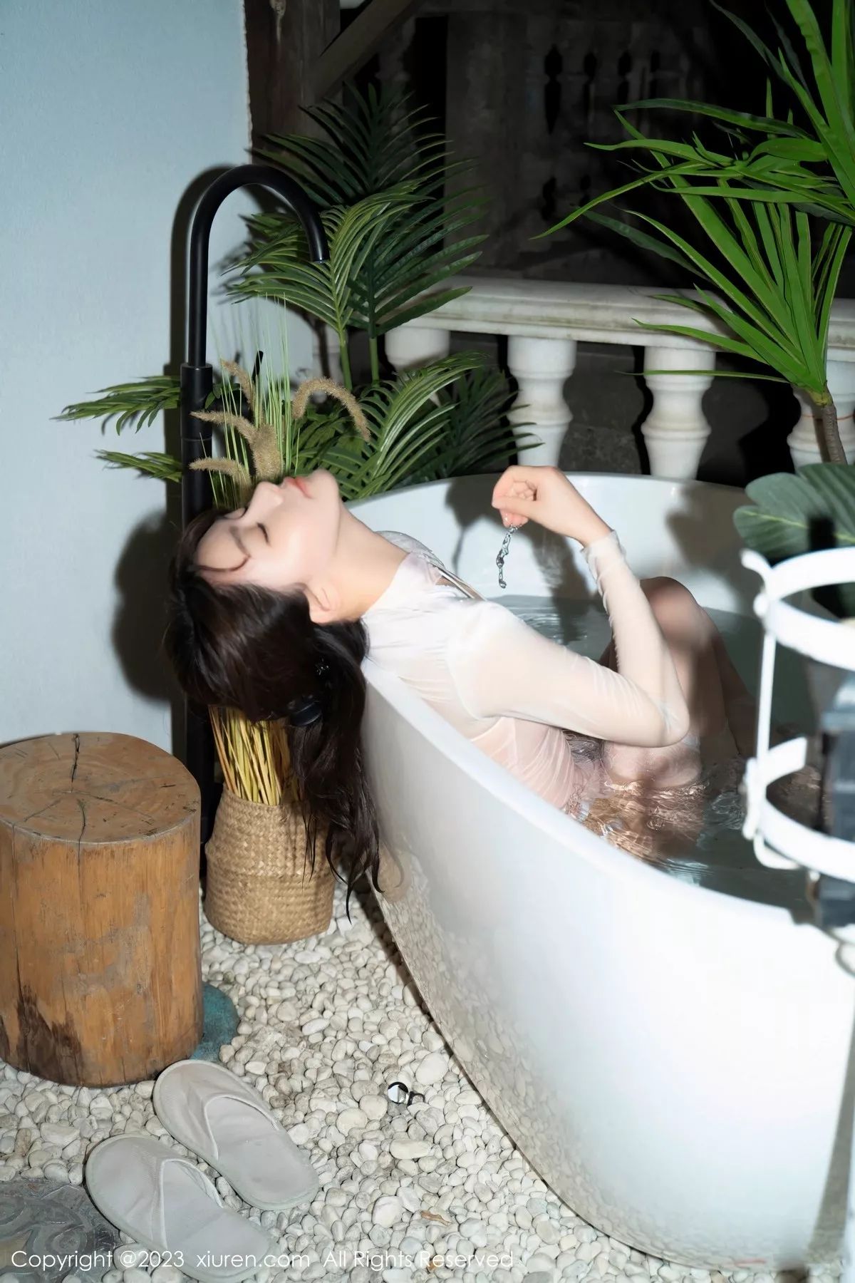 [XiuRen秀人网]第6489期婠婠么写真 [66P]-049