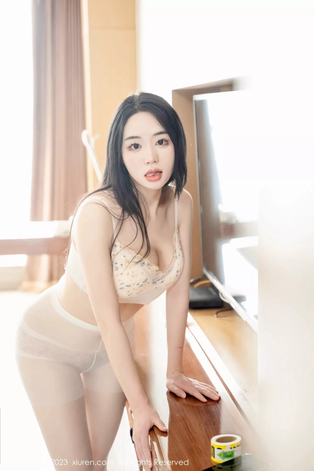 [XiuRen秀人网]第6497期汐汐爱吃草莓写真 [85P]-047