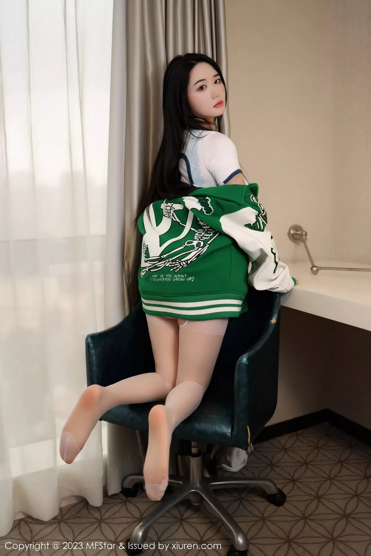 [MFStar模范学院]第602期汐汐爱吃草莓写真 [52P]-022