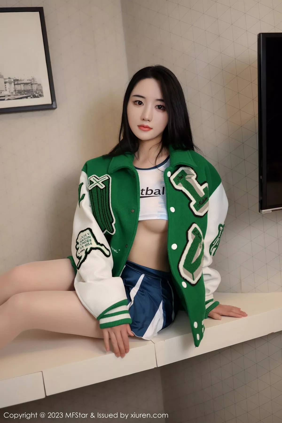 [MFStar模范学院]第602期汐汐爱吃草莓写真 [52P]-005
