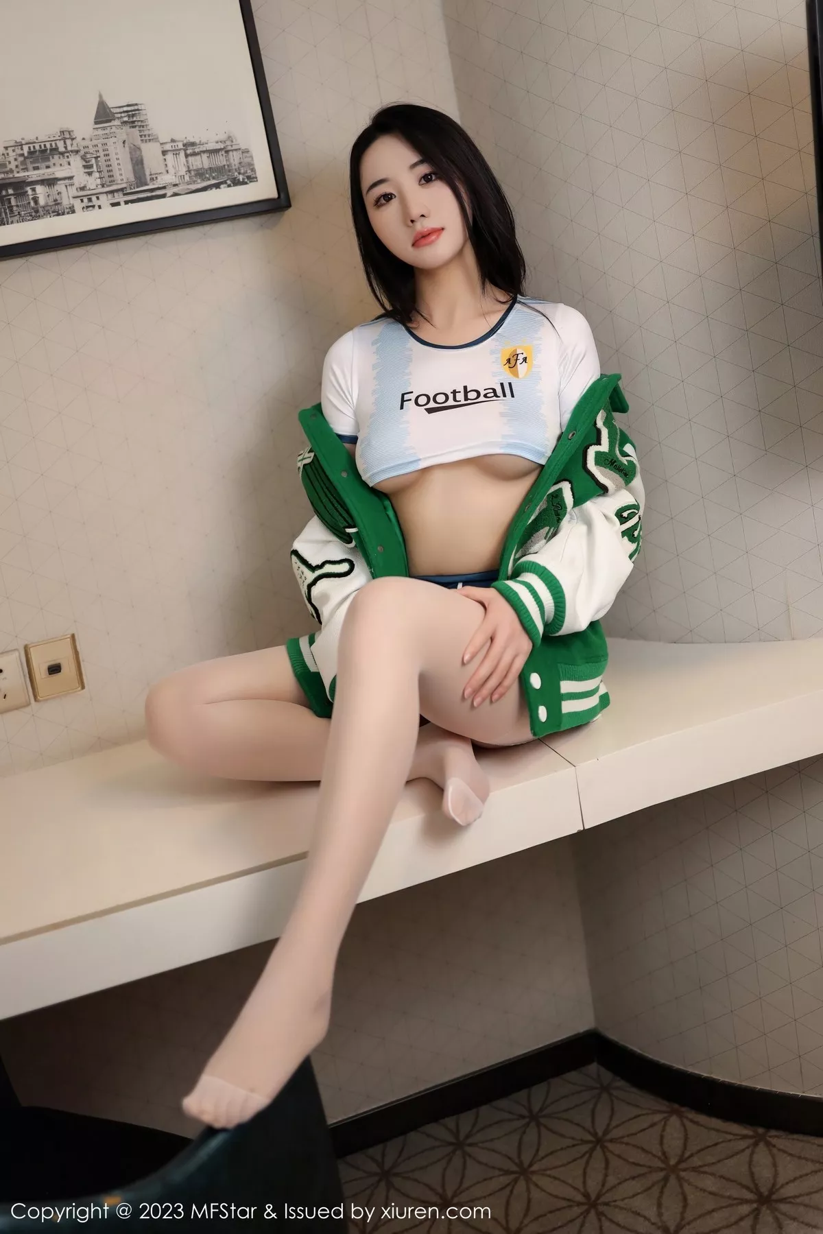 [MFStar模范学院]第602期汐汐爱吃草莓写真 [52P]-008