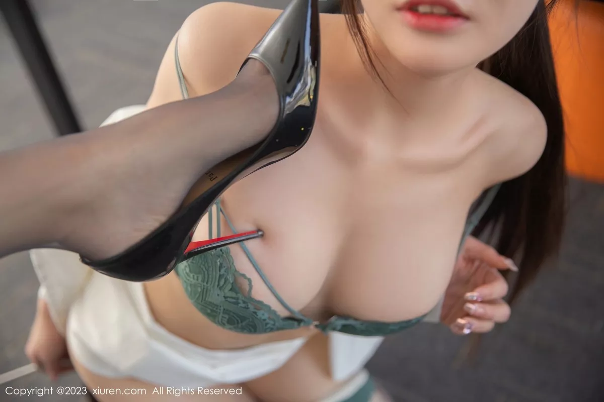[XiuRen秀人网]第6563期媛媛酱写真 [82P]-041