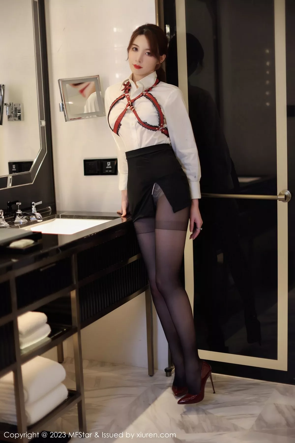 [MFStar模范学院]第615期yoo优优写真 [50P]-001