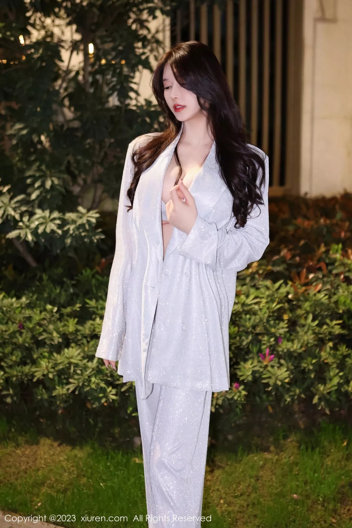 [XiuRen秀人网]第6605期玉兔写真 [82P]-002