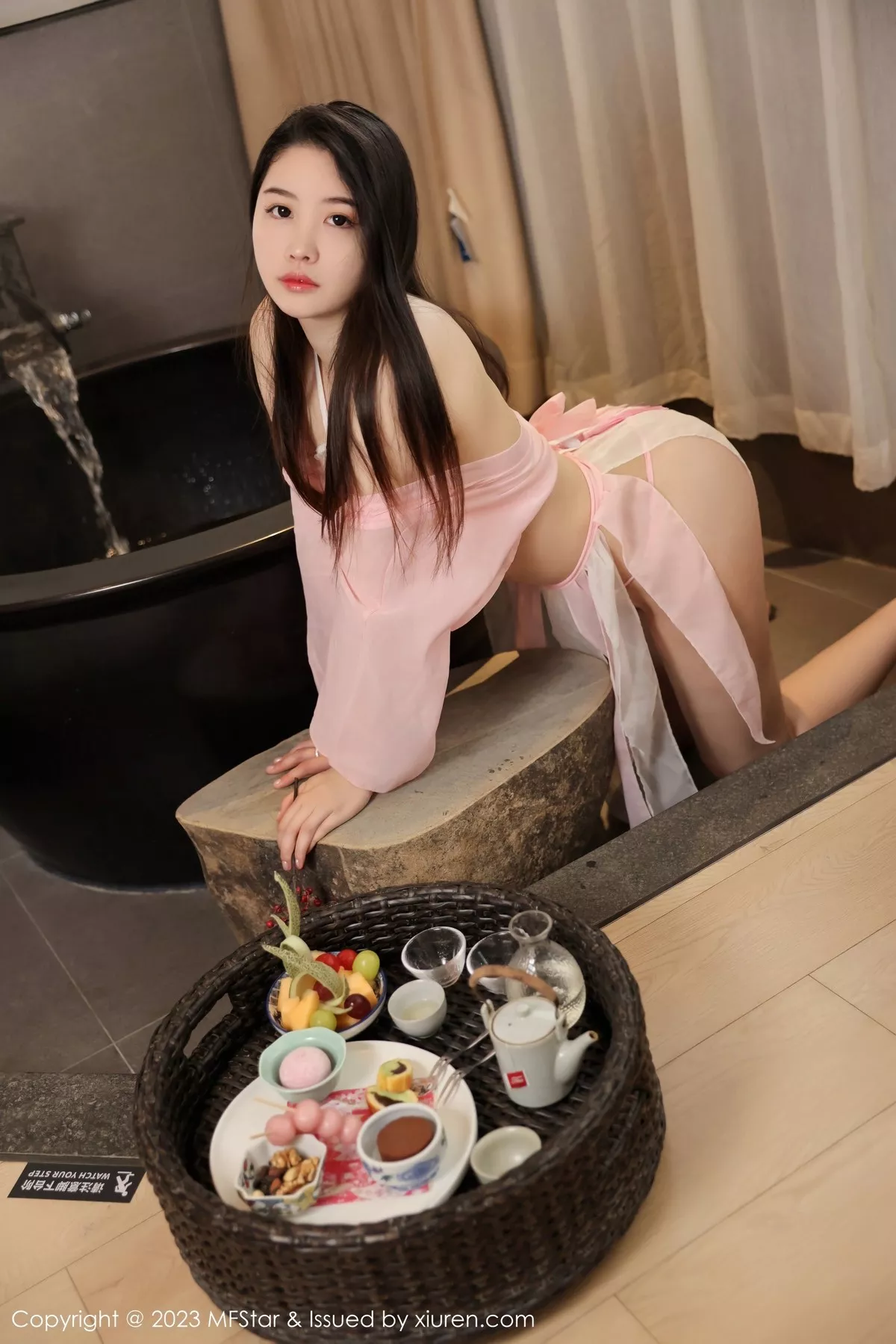 [MFStar模范学院]第612期樱桃小犊子写真 [59P]-009