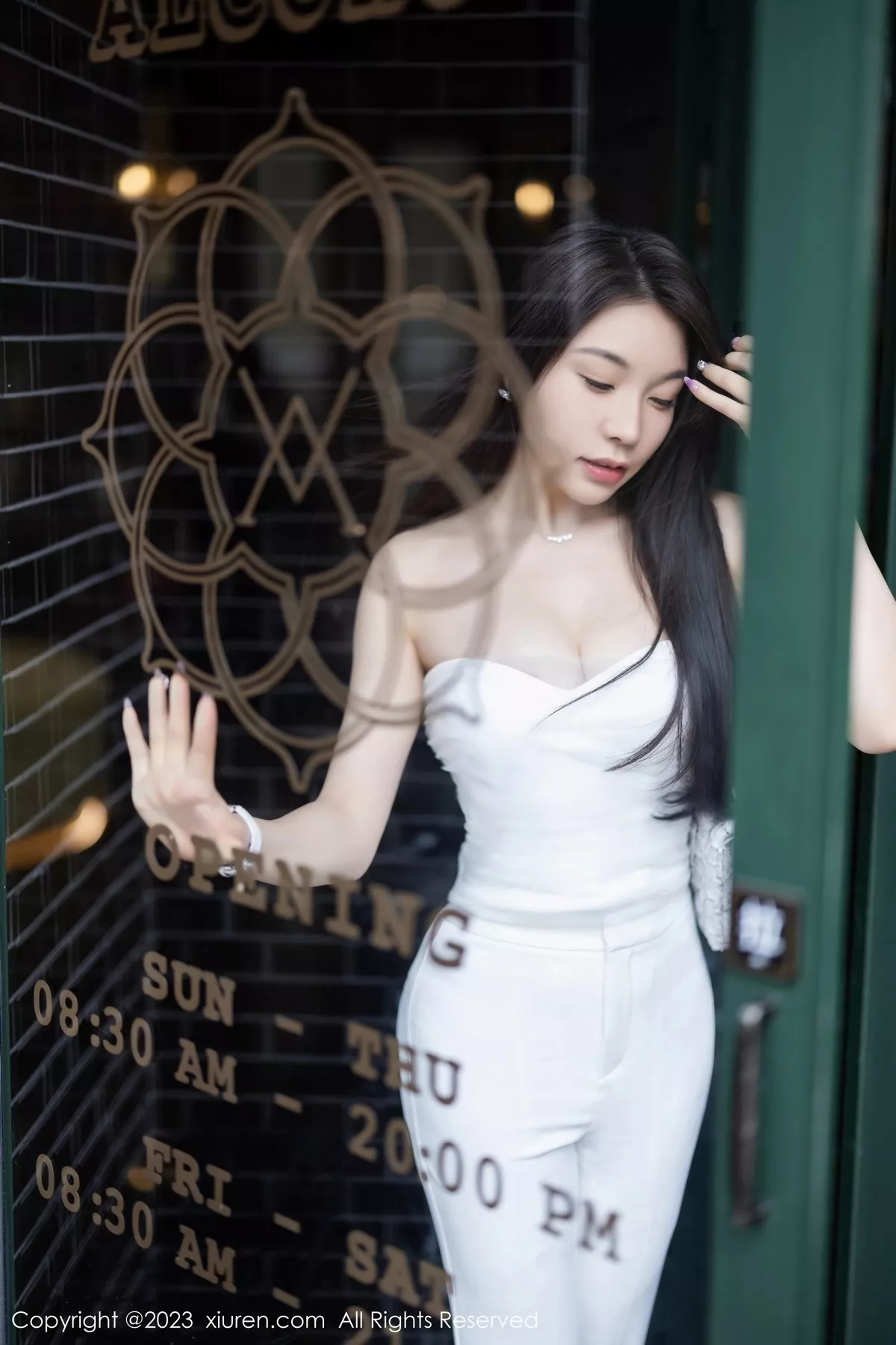 [XiuRen秀人网]第6628期徐莉芝写真 [82P]-003