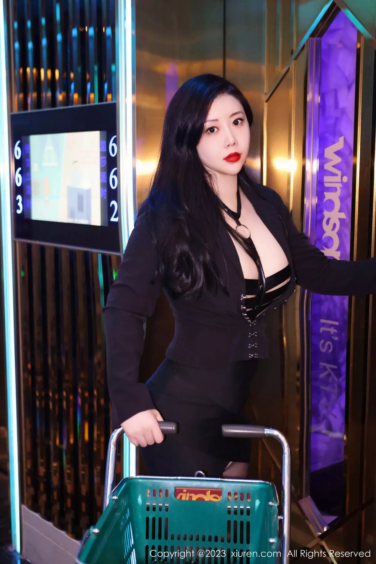 [XiuRen秀人网]第6766期王婉悠写真 [82P]-012