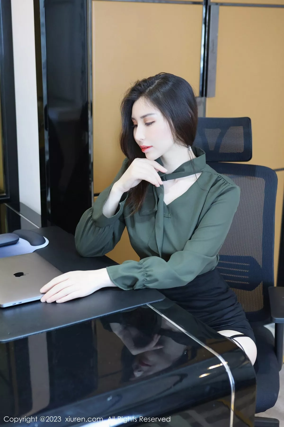 [XiuRen秀人网]第6844期王曼柔写真 [81P]-001