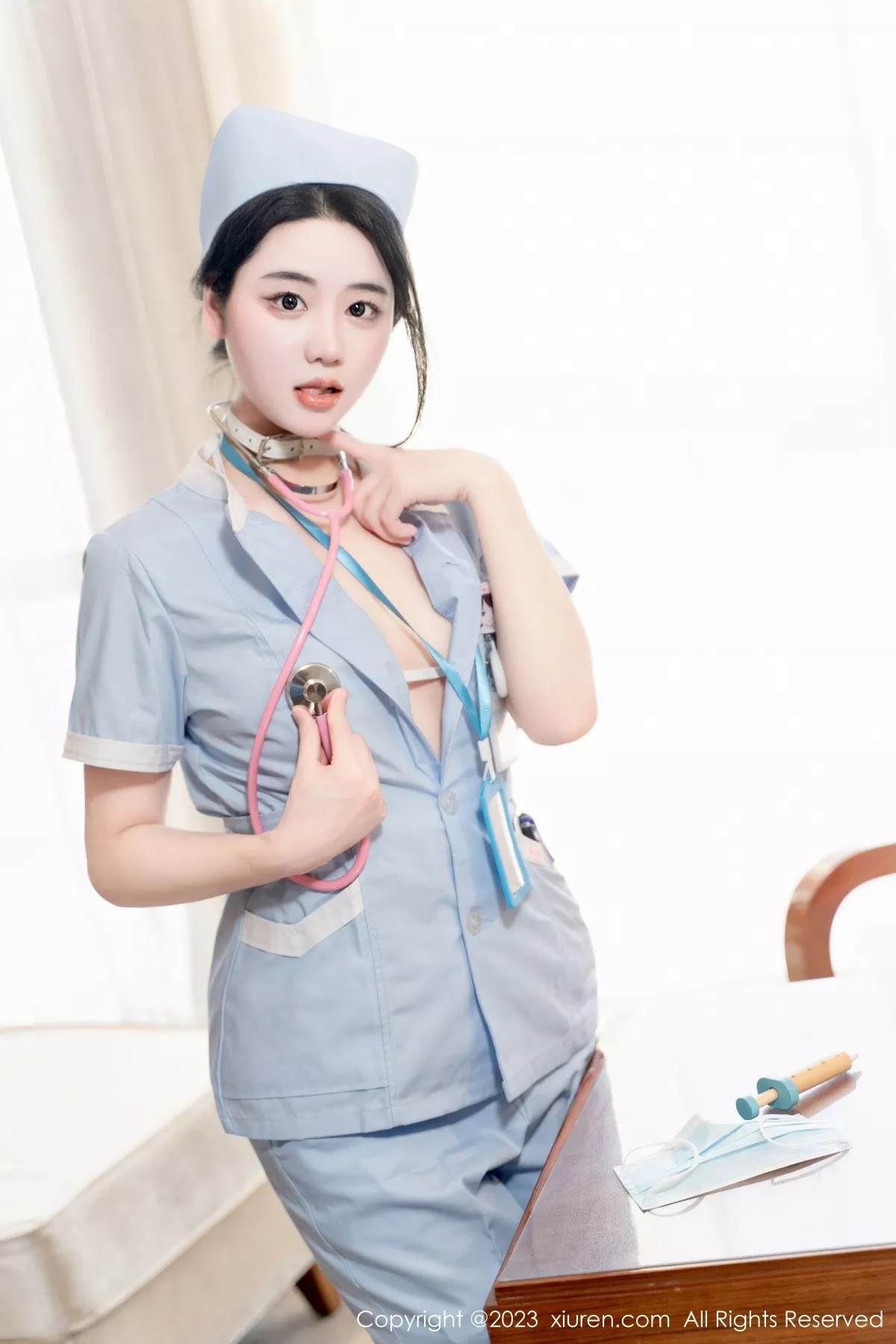 [XiuRen秀人网]第6868期汐汐爱吃草莓写真 [62P]-010