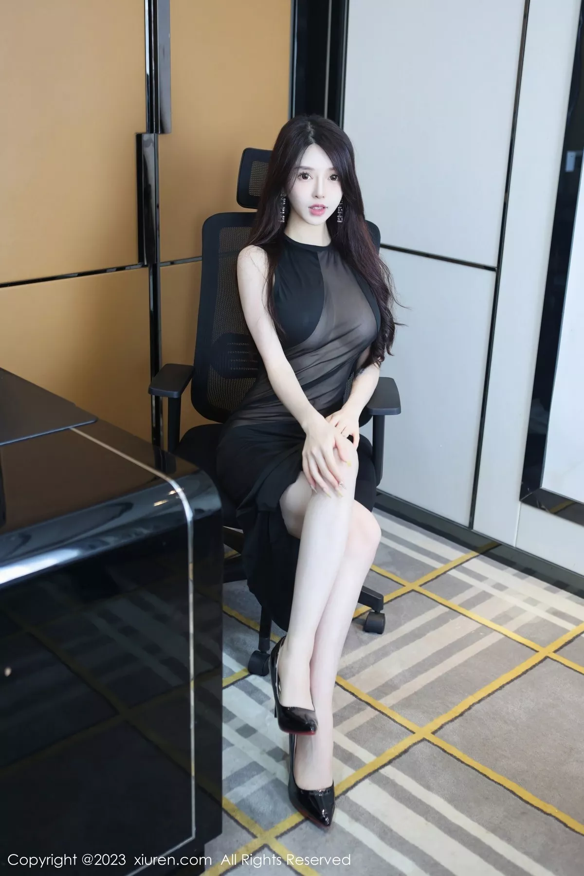[XiuRen秀人网]第6937期玉兔写真 [81P]-002