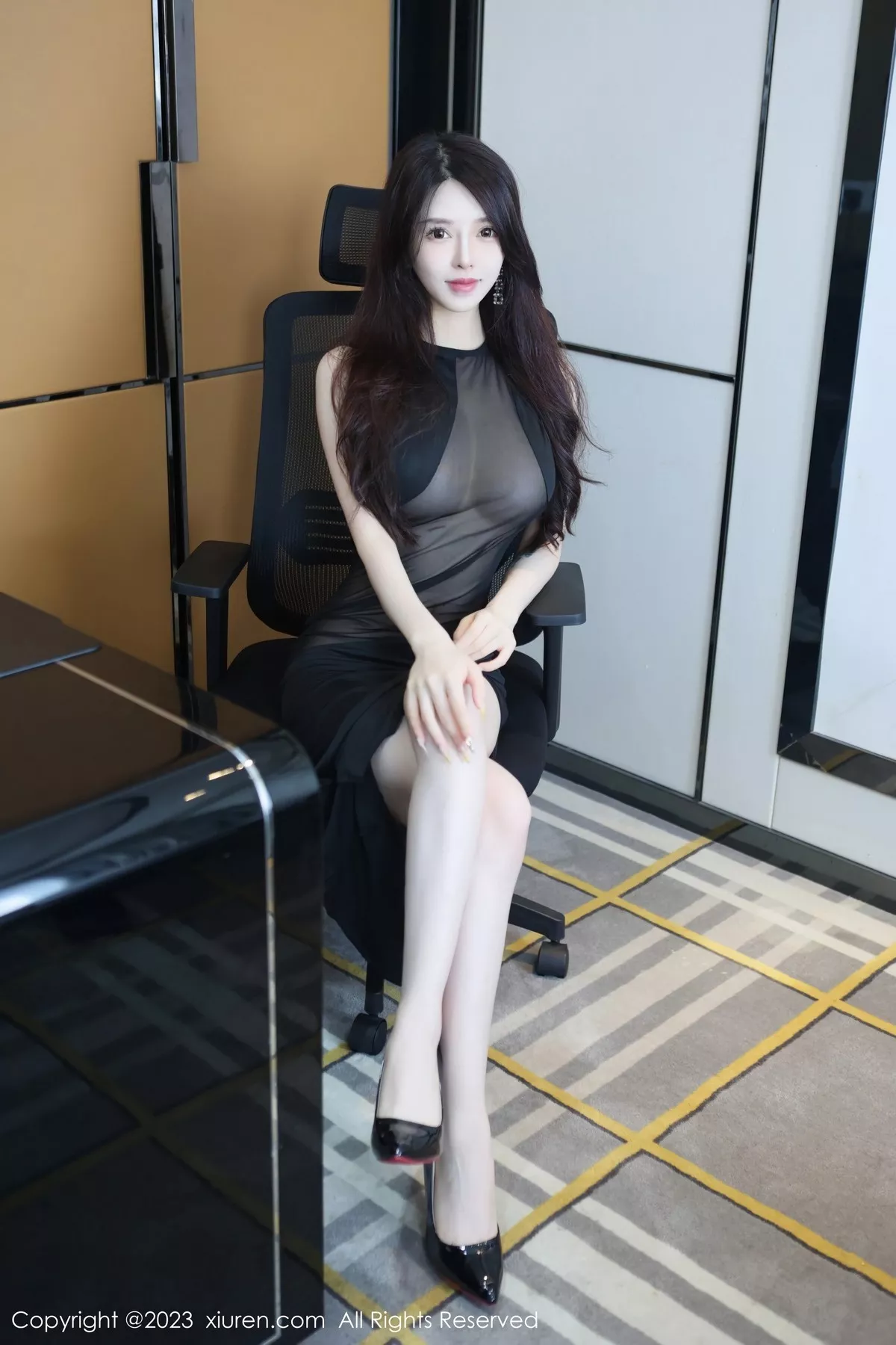 [XiuRen秀人网]第6937期玉兔写真 [81P]-001