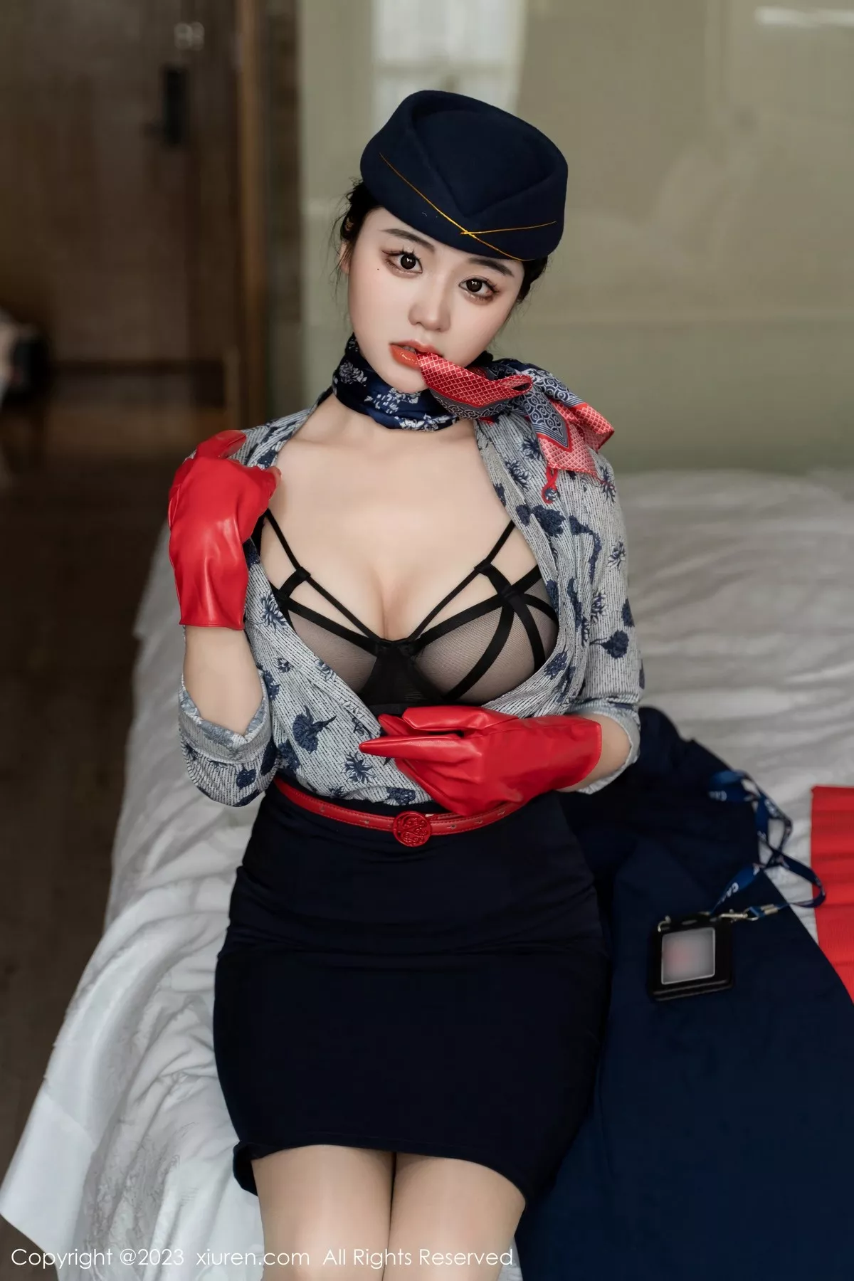 [XiuRen秀人网]第6790期汐汐爱吃草莓写真 [69P]-002