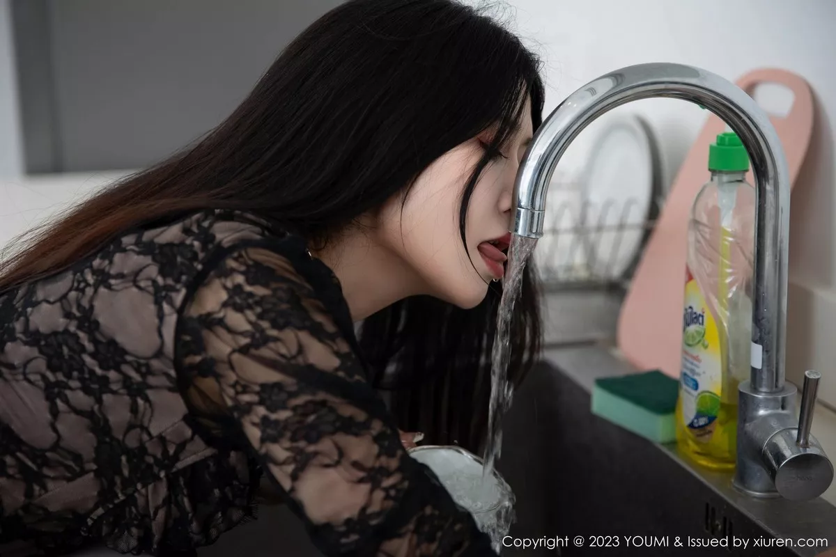 [YouMi尤蜜荟]第942期阿姣写真 [95P]-005