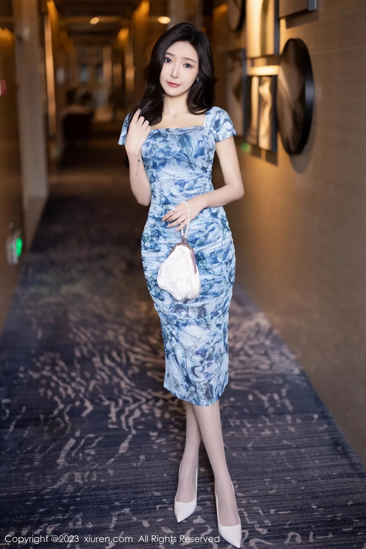 [XiuRen秀人网]第6812期王馨瑶写真 [85P]-004