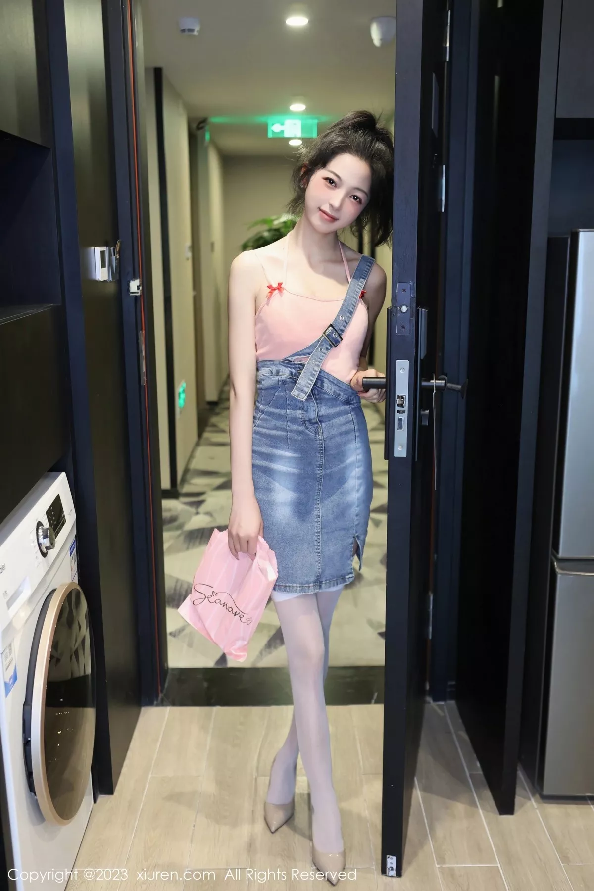 [XiuRen秀人网]第6816期茜茜写真 [76P]-001