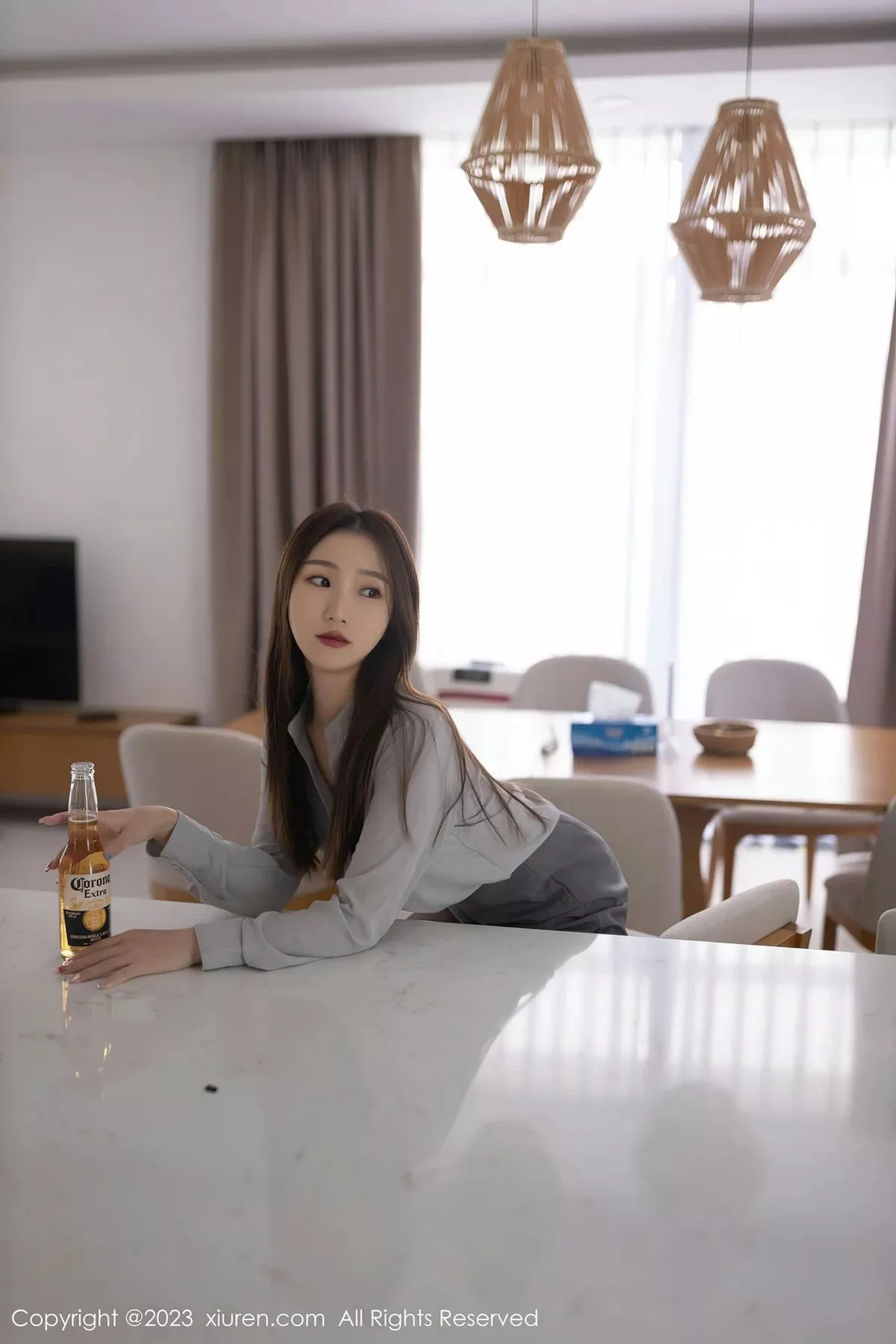 [XiuRen秀人网]第6989期杏子写真 [80P]-001