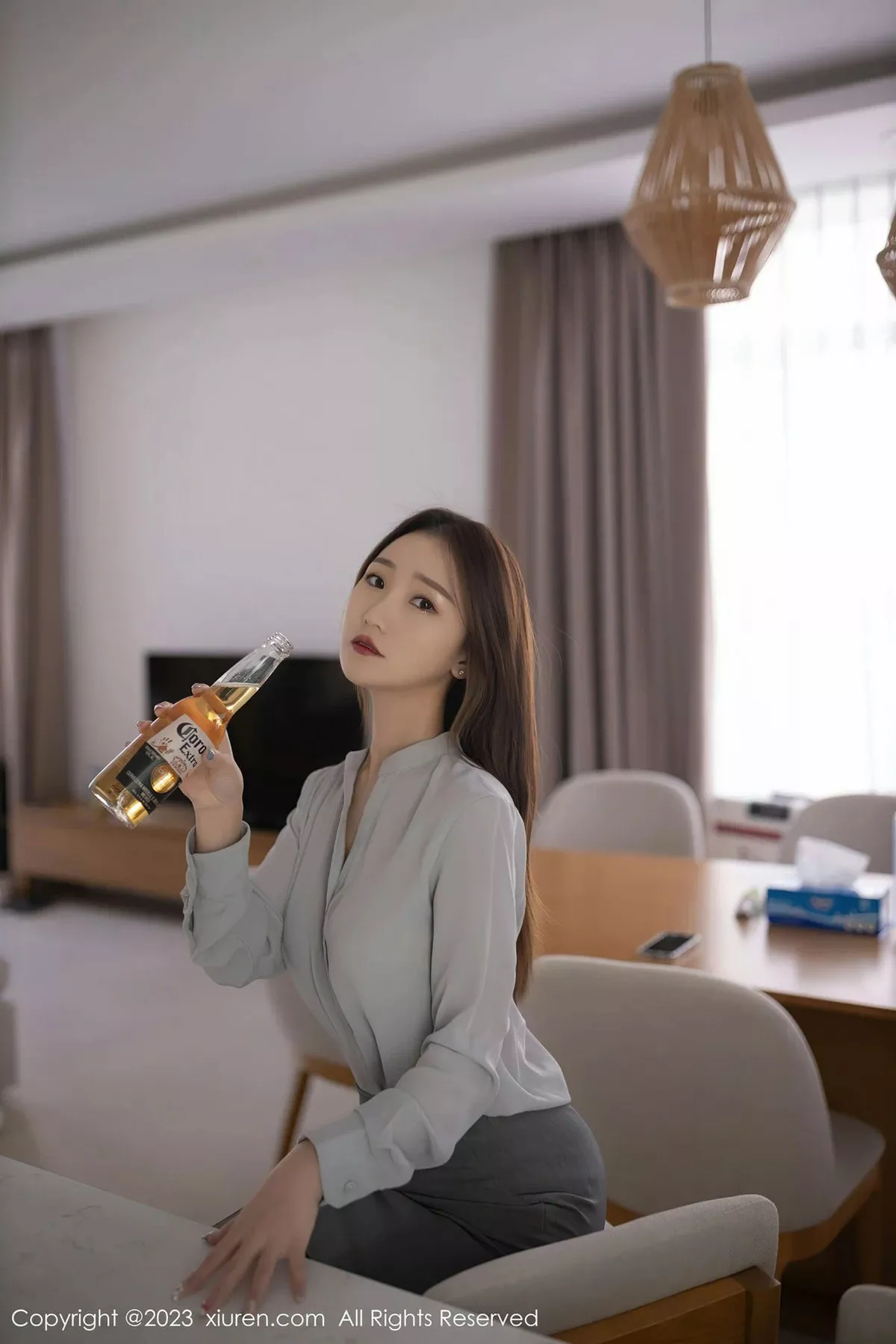 [XiuRen秀人网]第6989期杏子写真 [80P]-002