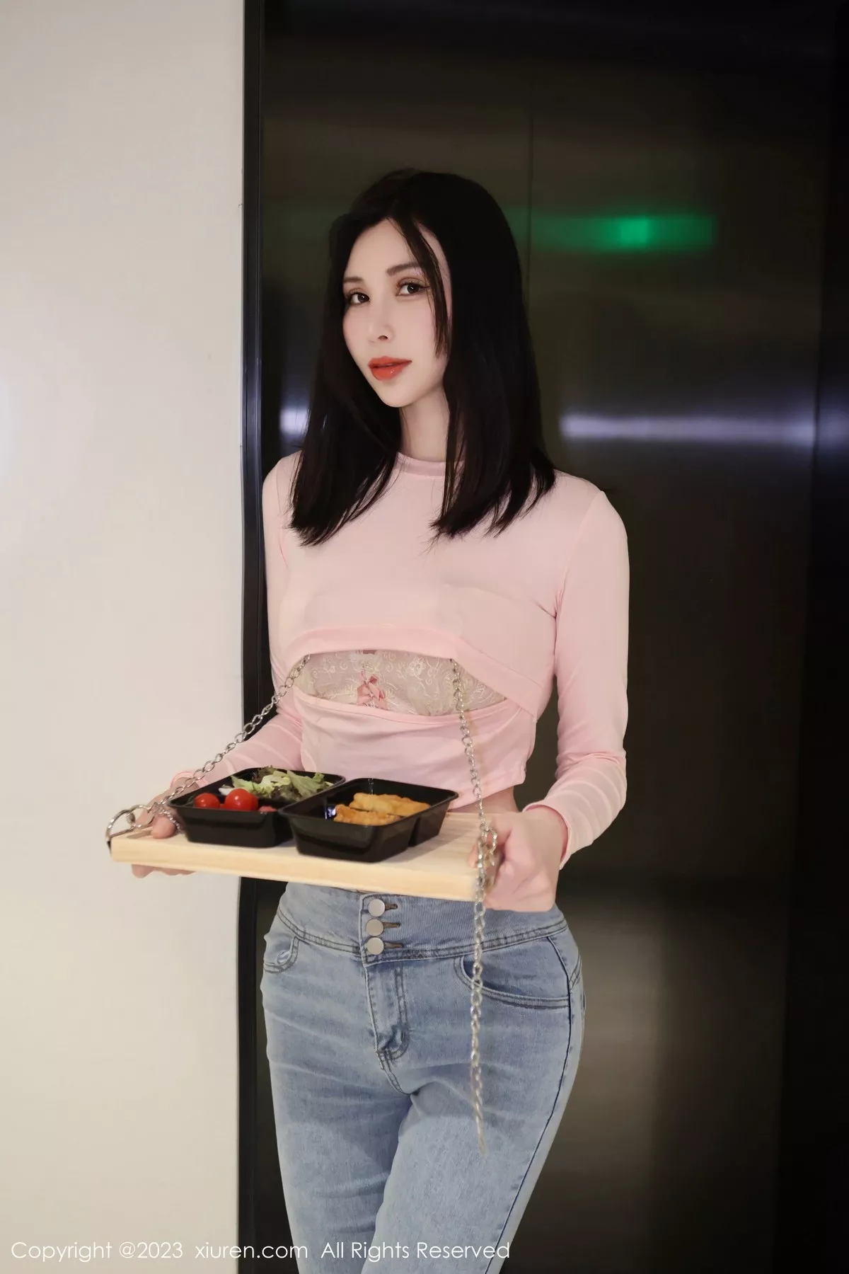 [XiuRen秀人网]第6992期王曼柔写真 [82P]-002