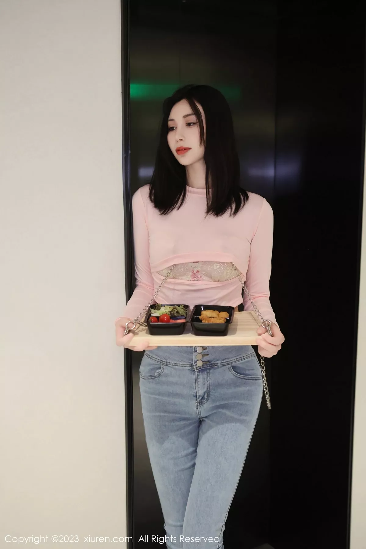 [XiuRen秀人网]第6992期王曼柔写真 [82P]-001