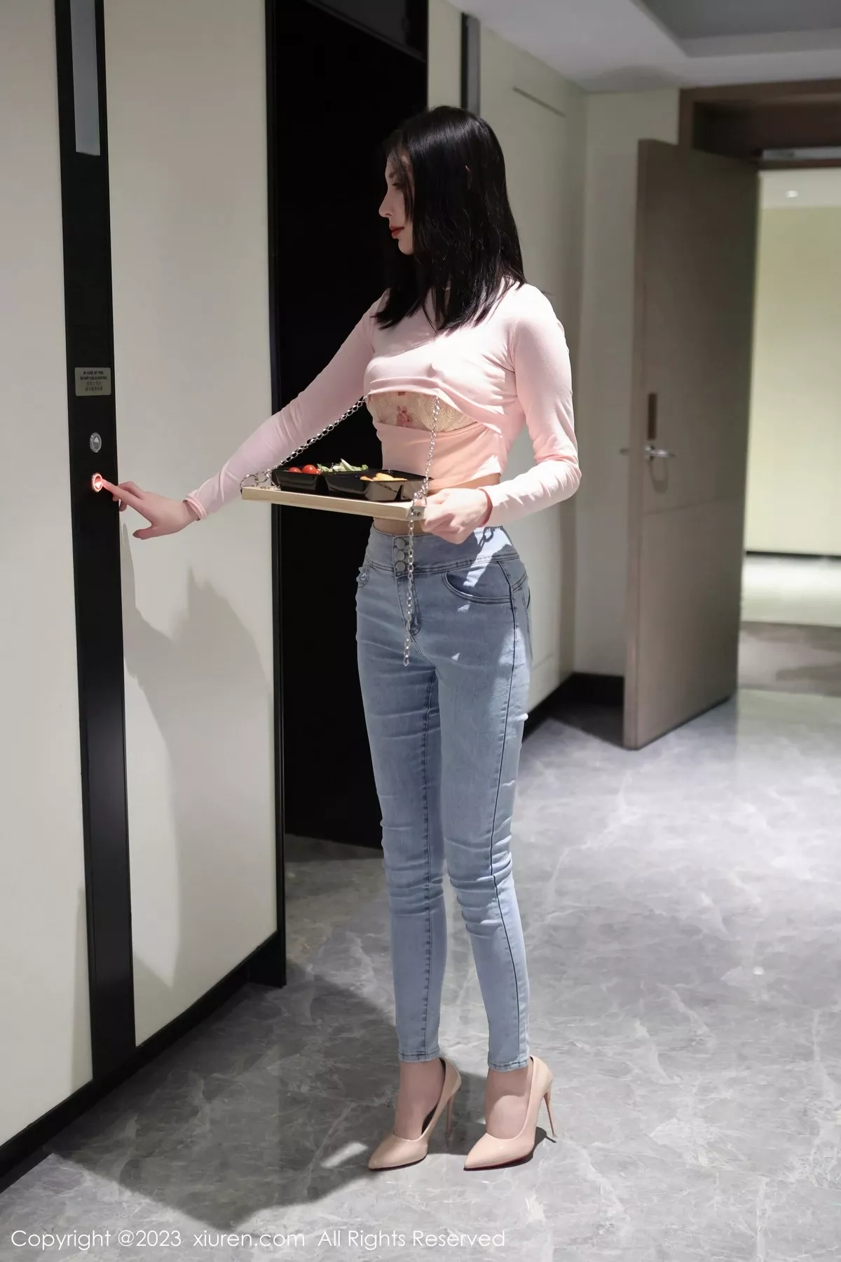 [XiuRen秀人网]第6992期王曼柔写真 [82P]-003