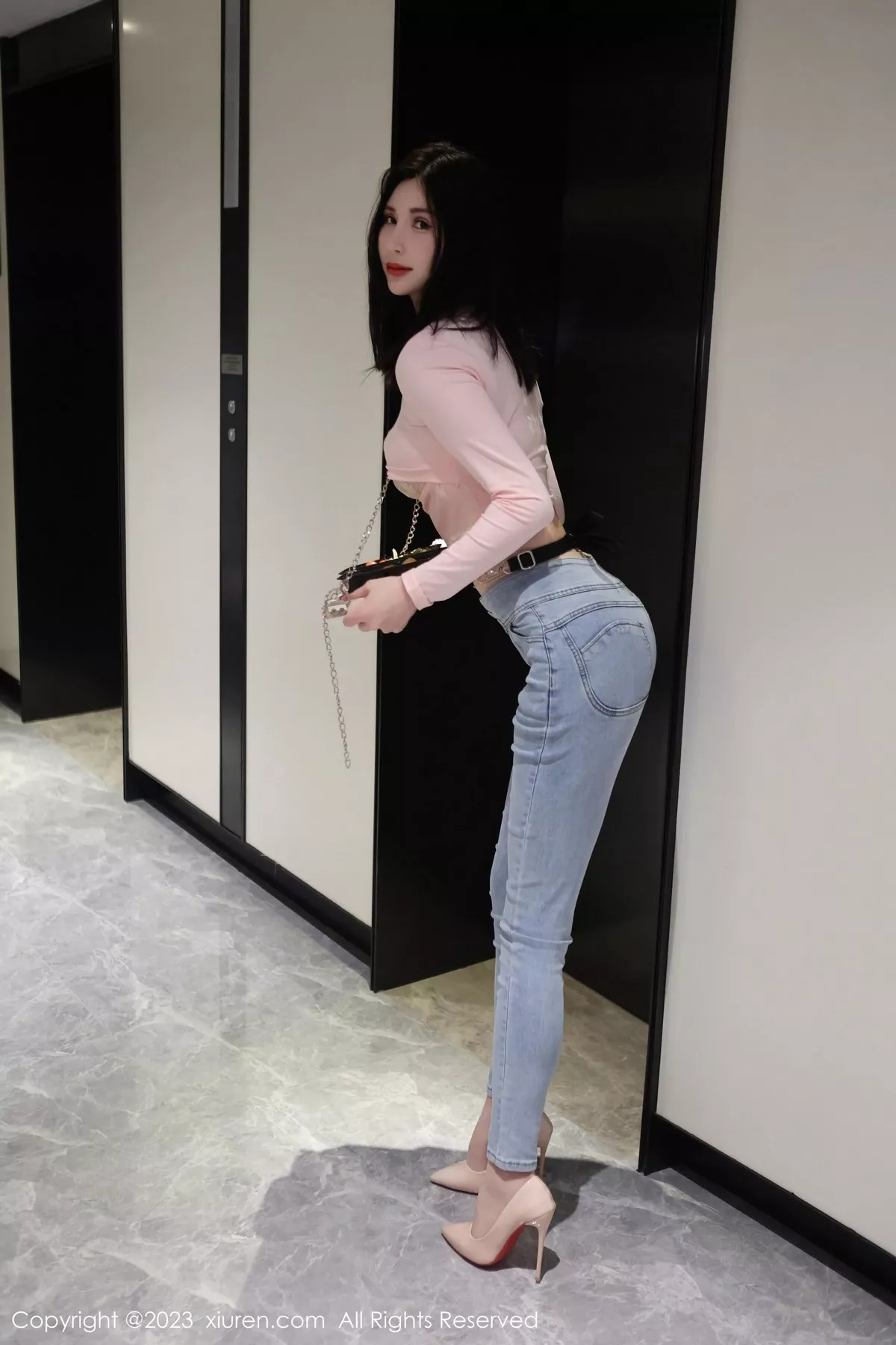 [XiuRen秀人网]第6992期王曼柔写真 [82P]-004