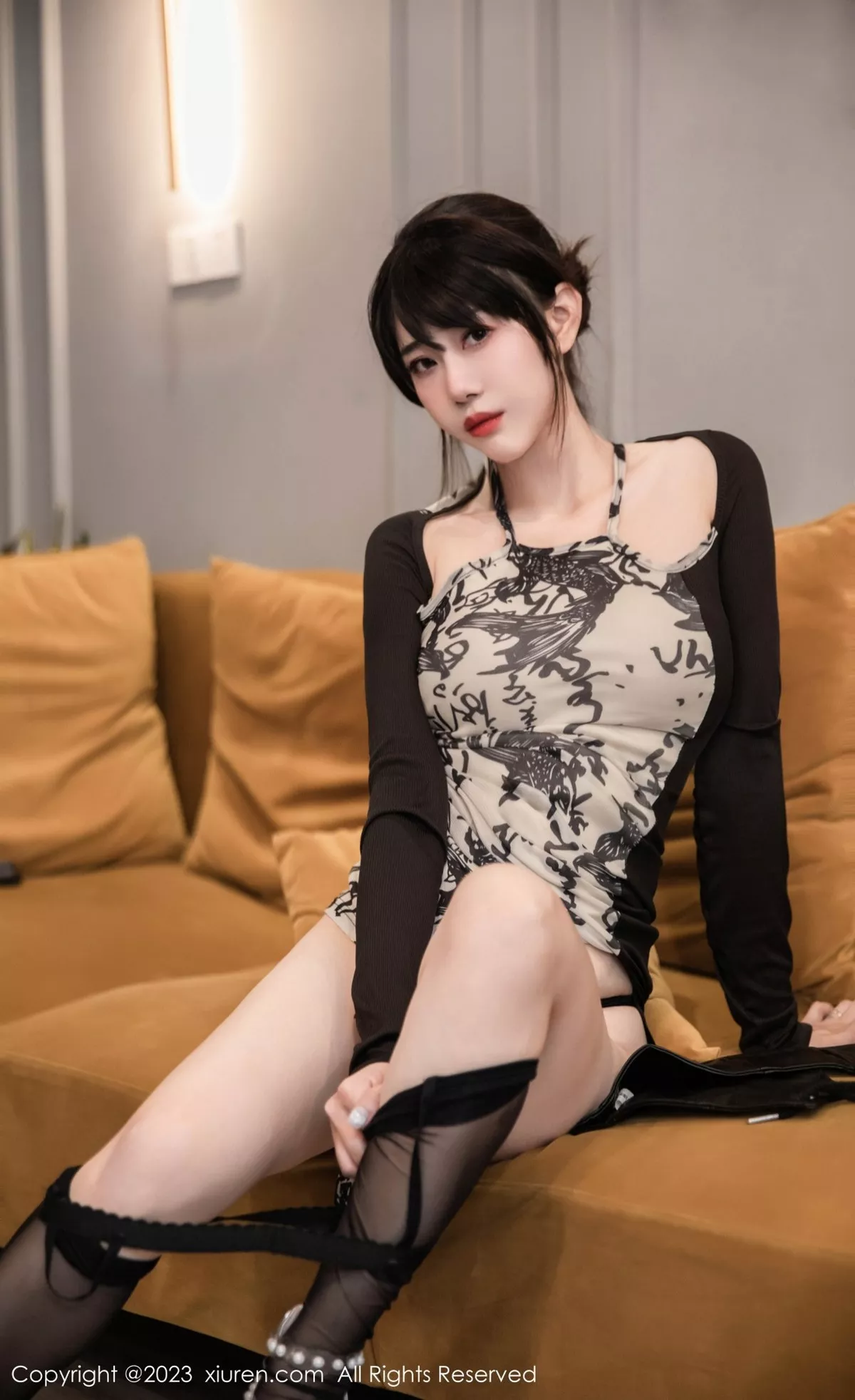 [XiuRen秀人网]第7015期严利娅写真 [72P]-052