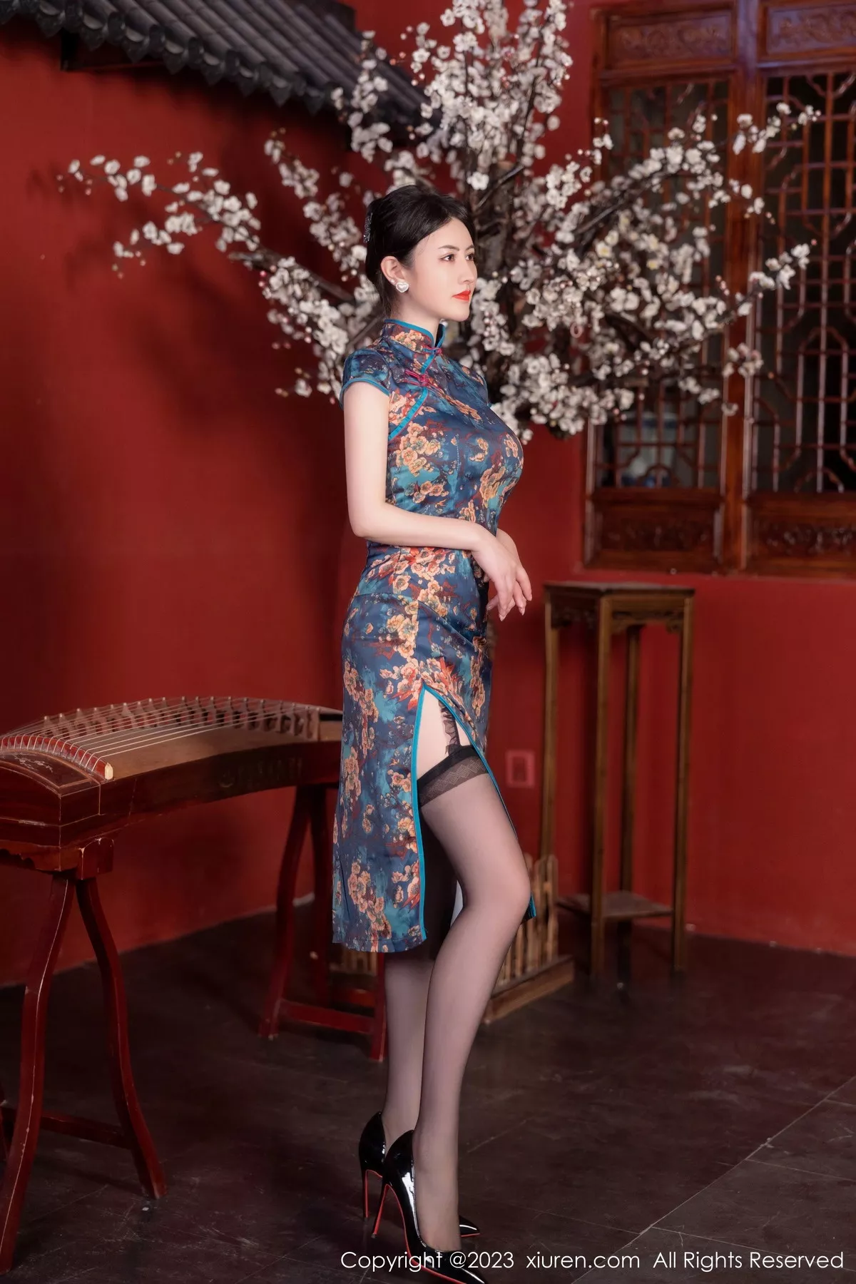 [XiuRen秀人网]第7051期诗诗写真 [82P]-003
