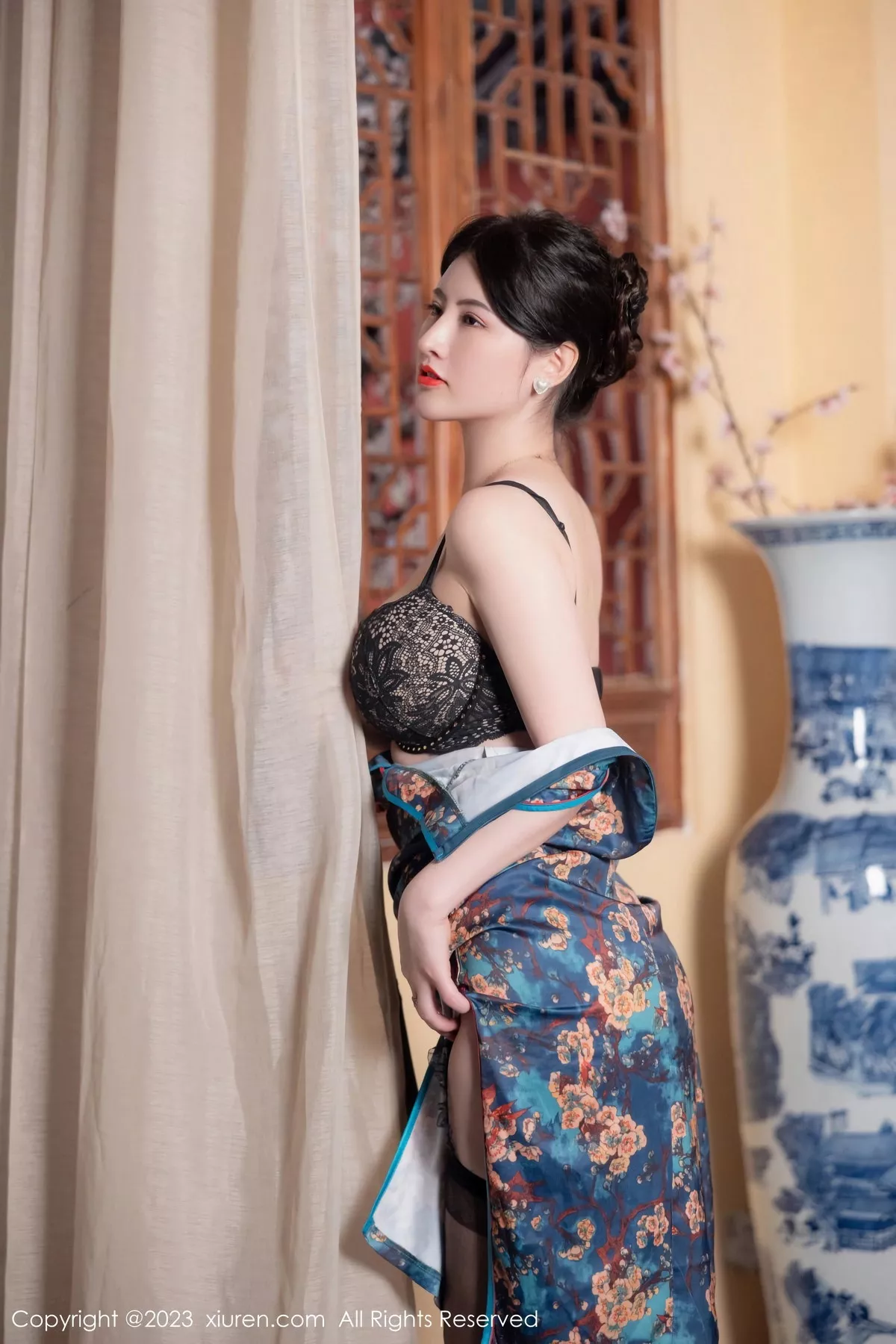 [XiuRen秀人网]第7051期诗诗写真 [82P]-045