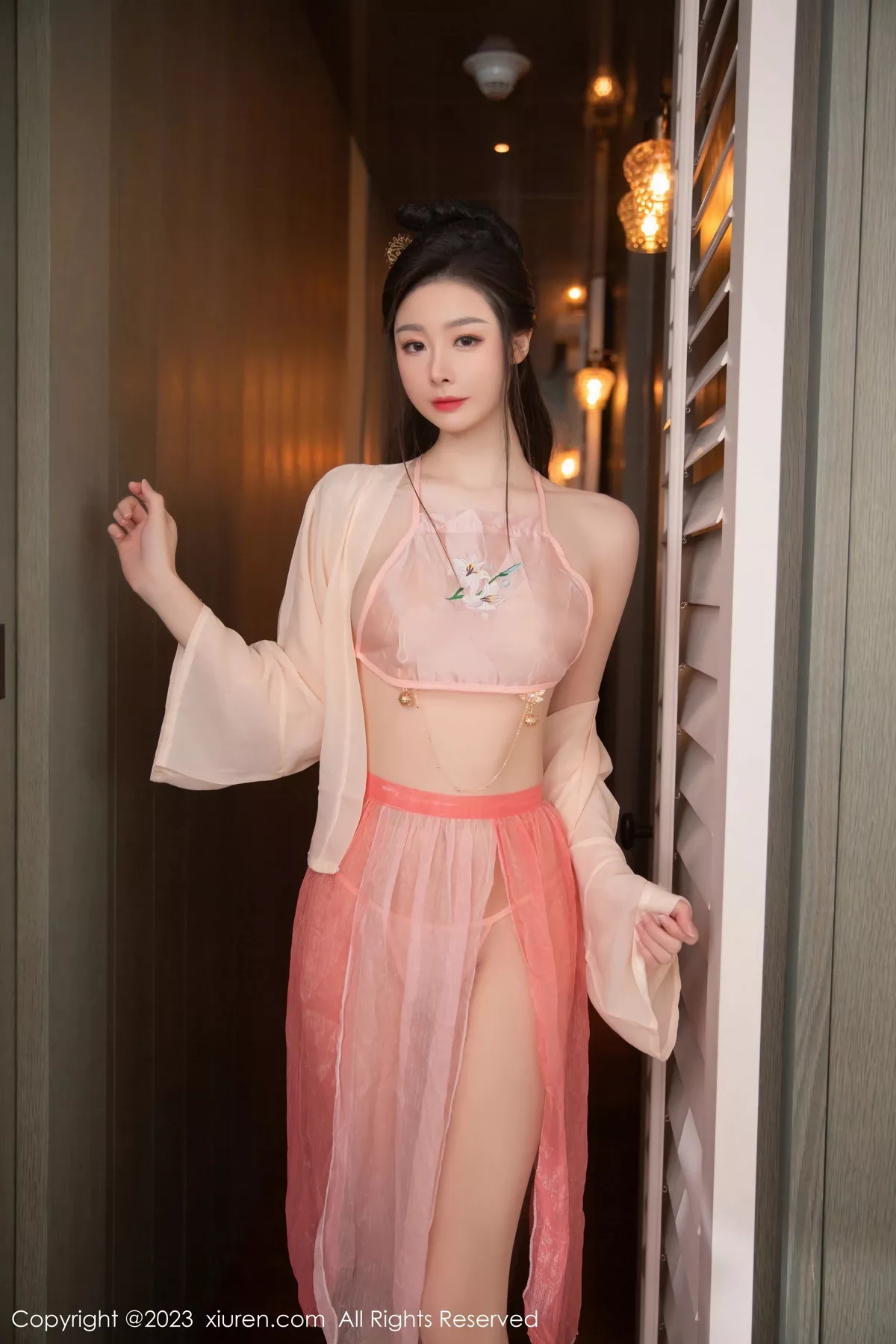 [XiuRen秀人网]第7075期是小逗逗写真 [79P]-002