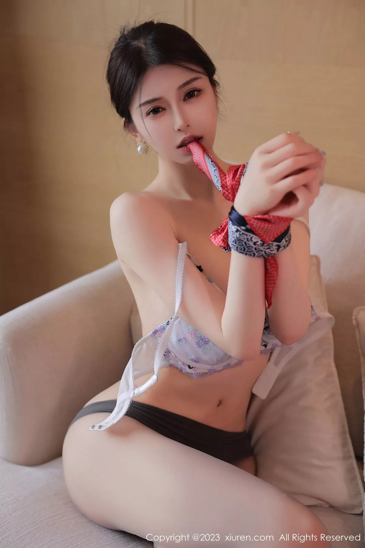 [XiuRen秀人网]第6966期玉兔写真 [90P]-074
