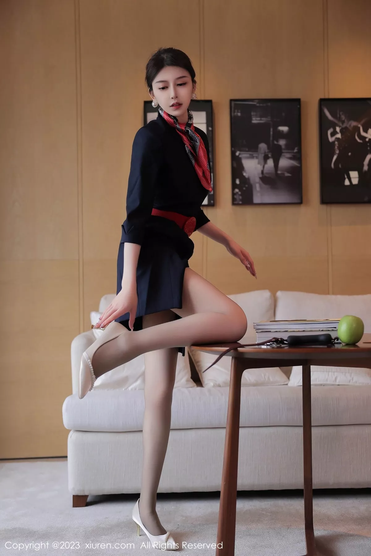 [XiuRen秀人网]第6966期玉兔写真 [90P]-002
