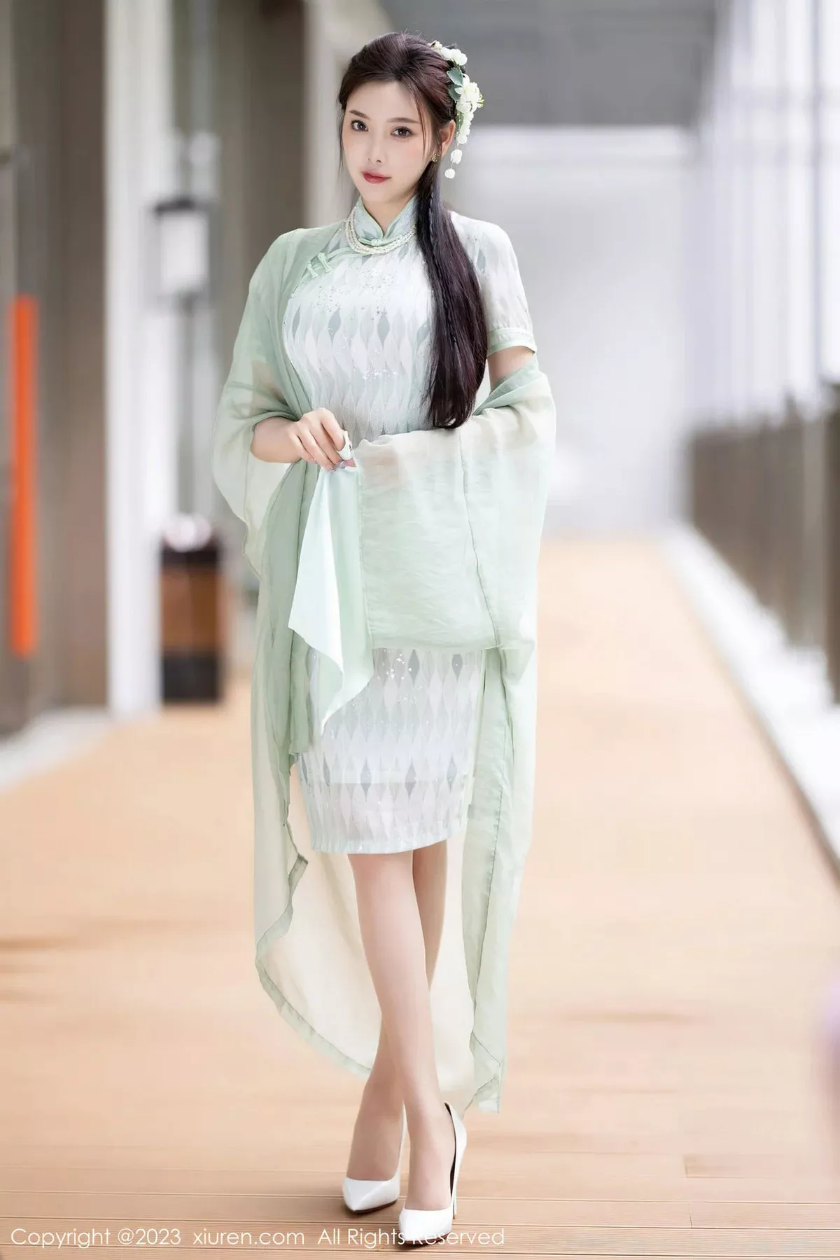 [XiuRen秀人网]第6983期杨晨晨写真 [84P]-002