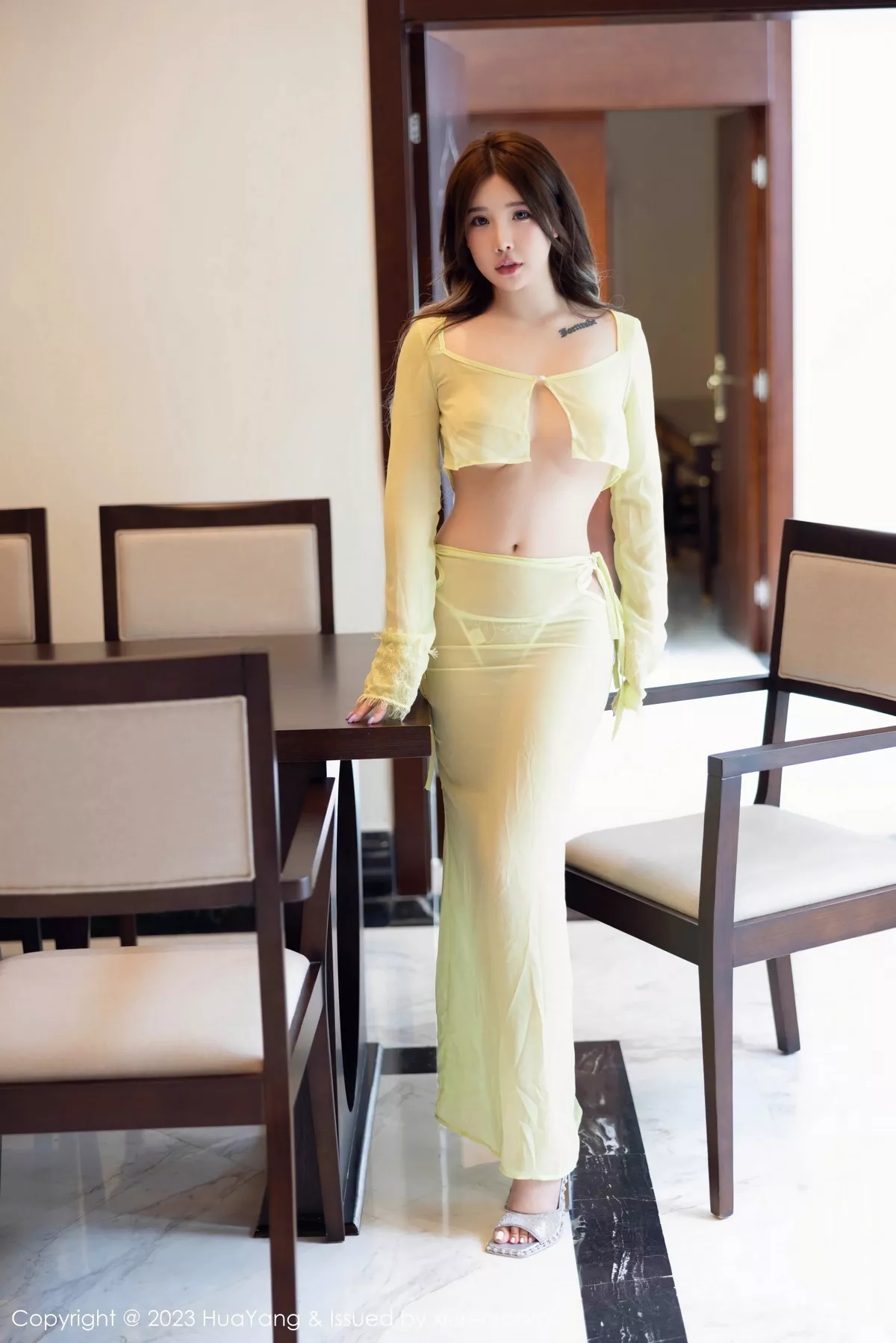 [HuaYang花漾]第540期小海臀写真 [77P]-001
