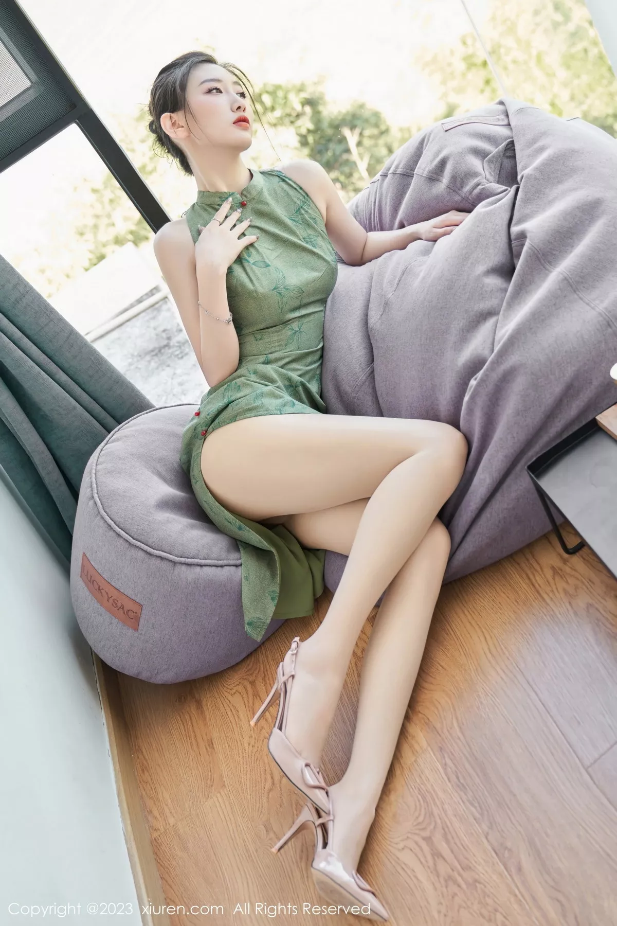 [XiuRen秀人网]第7181期沈青黛写真 [98P]-053
