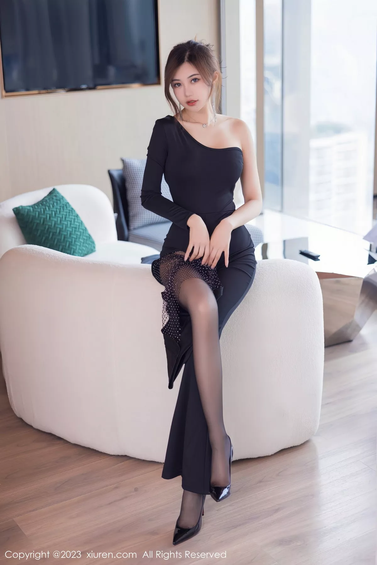 [XiuRen秀人网]第7117期绮里嘉写真 [82P]-010